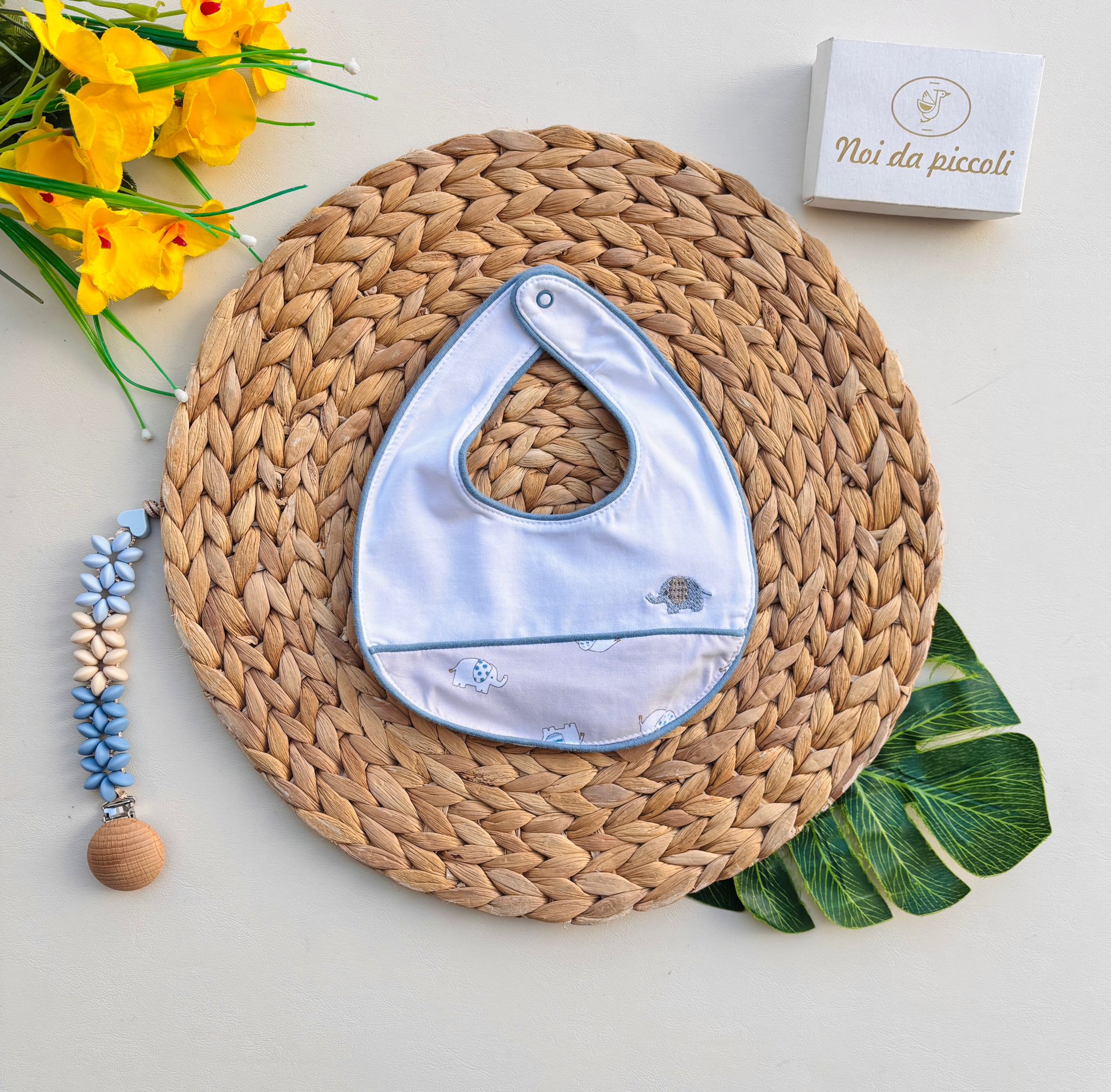 BAVETTA IN COTONE CON FASCIA BEIGE E ELEFANTINI Bianco Cielo - Noi da piccoli