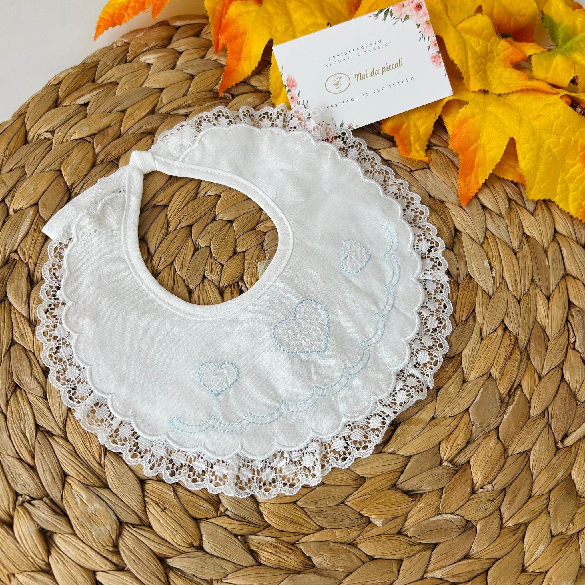 BAVETTA PIZZO CON CUORI CIELO - Noi da piccoli