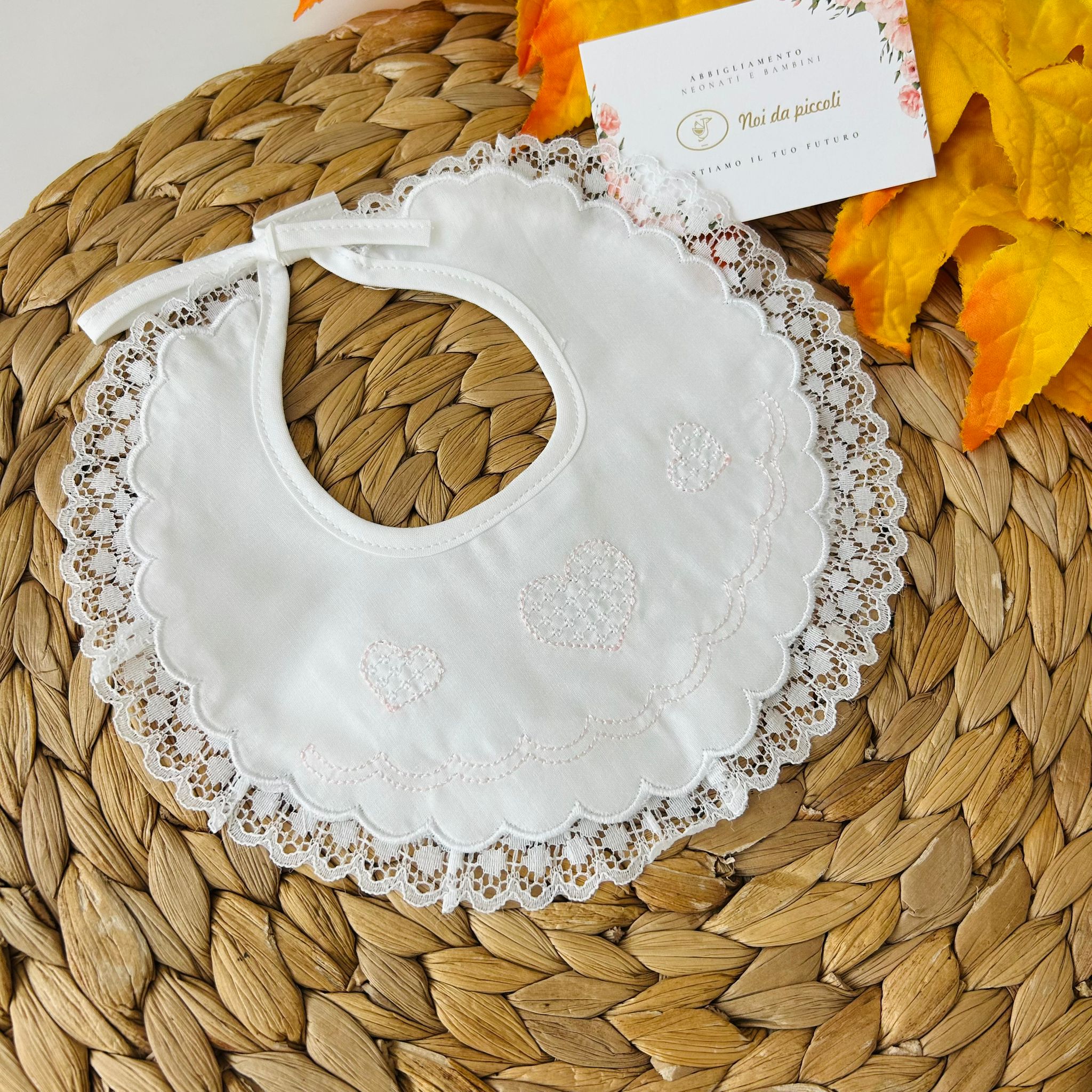 BAVETTA PIZZO CON CUORI ROSA - Noi da piccoli