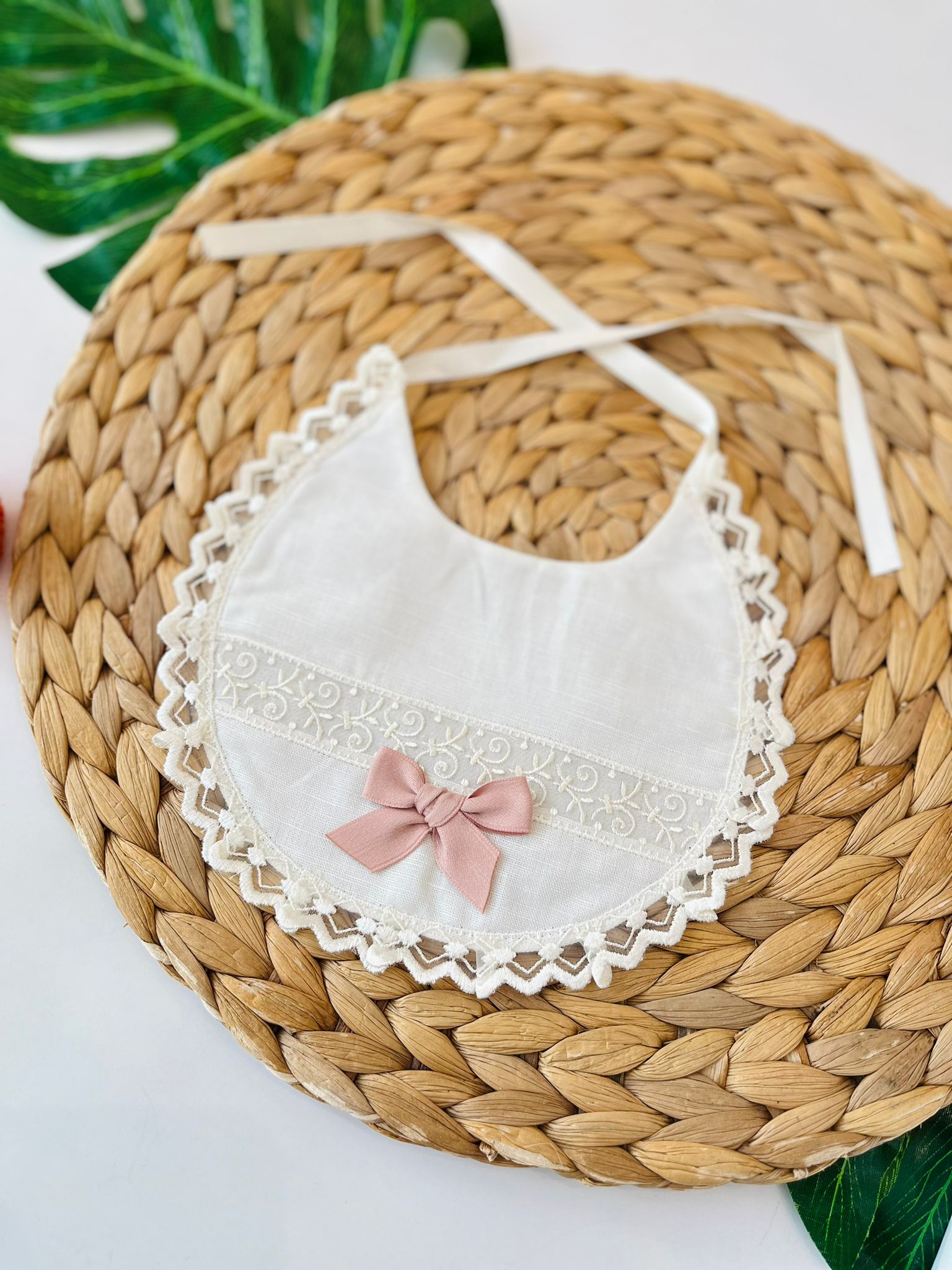 BAVETTA PIZZO E FIOCCO ROSA - Noi da piccoli