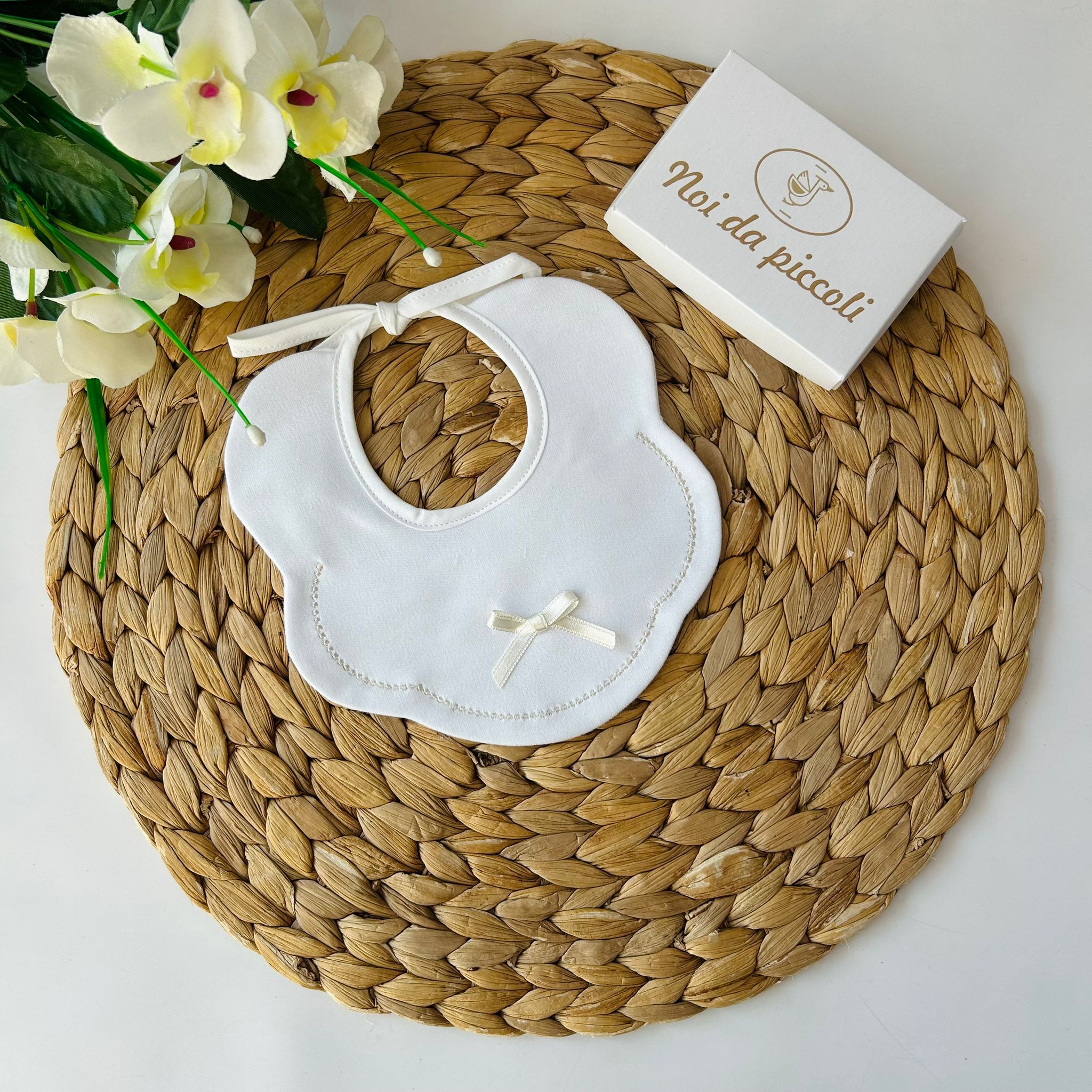 BAVETTINA CON PUNTINO E FIOCCHETTINO Avorio - Noi da piccoli