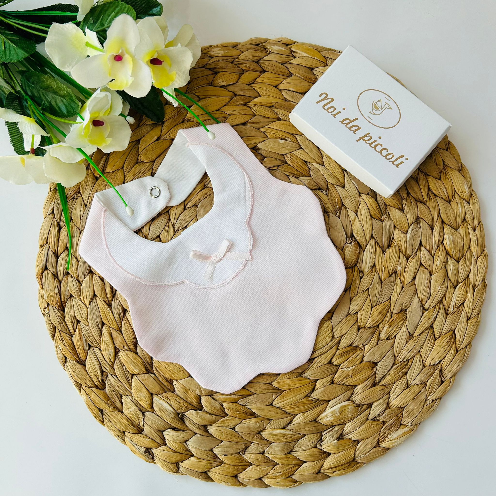 BAVETTINA ONDULATA DI COLOR ROSA - Noi da piccoli