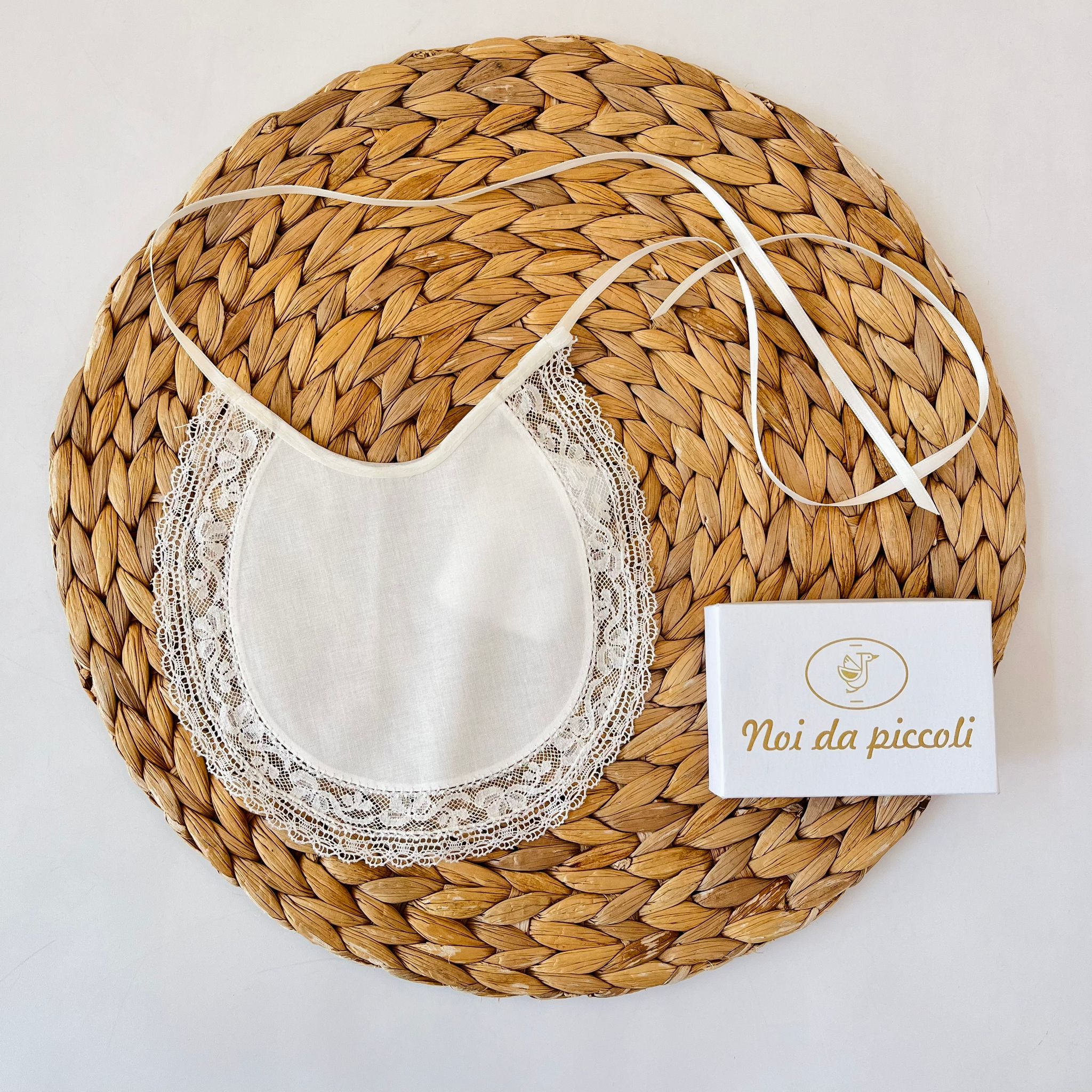 BAVETTO CERIMONIALE PIZZO E MERLETTO AVORIO - Noi da piccoli