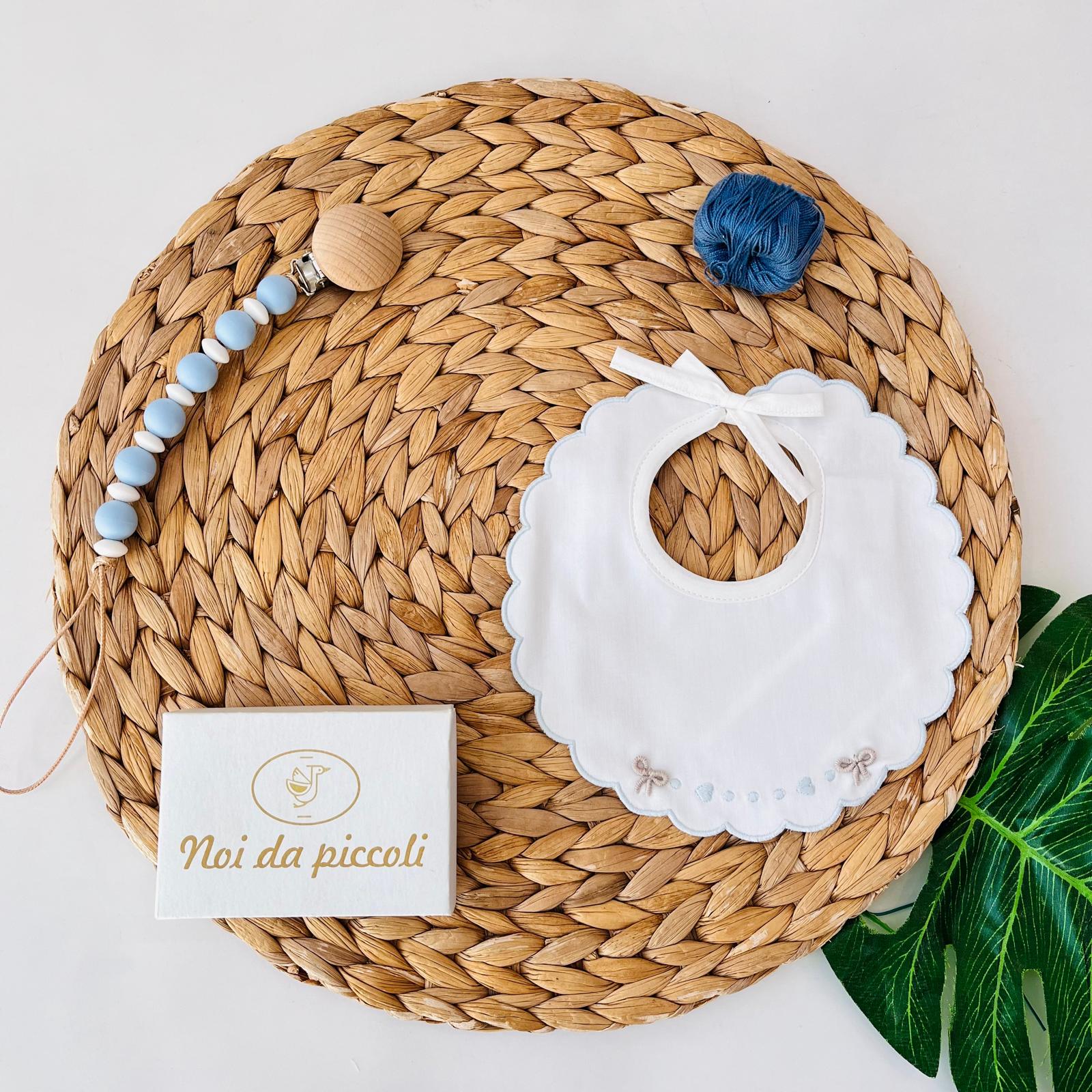 BAVETTO CON 2 FIOCCHETTI TORTORA POLVERE NOCE - Noi da piccoli