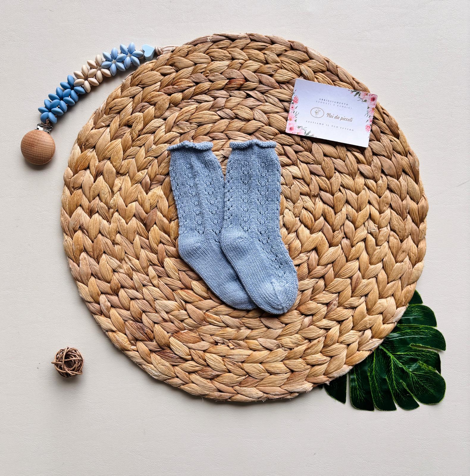 CALZINO NEONATO IN COTONE RICAMATO CIELO - Noi da piccoli