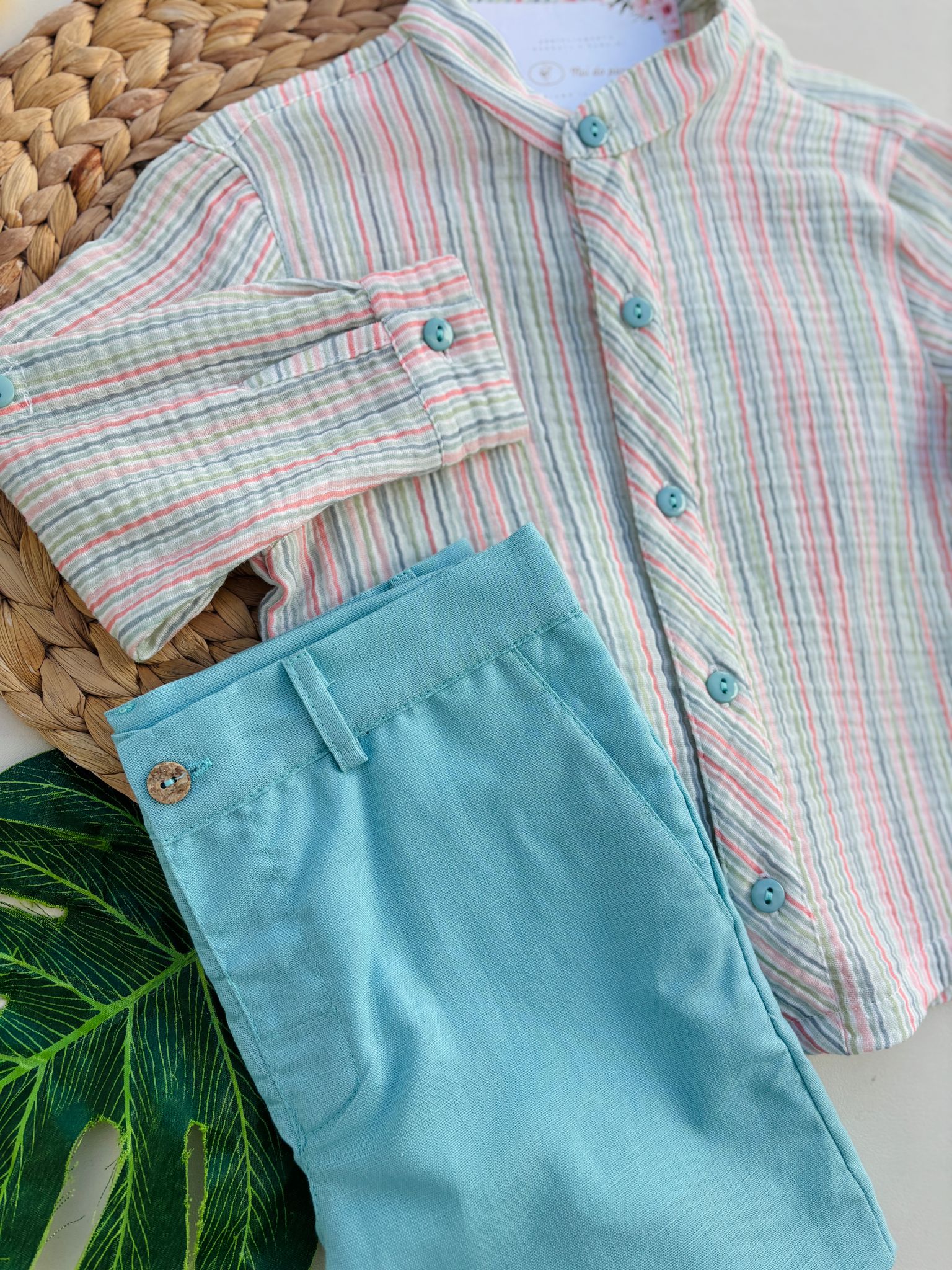 CAMICIA A MANICA LUNGA A RIGHE COLORATE IN COTONE CON PANTALONCINO VERDE - Noi da piccoli