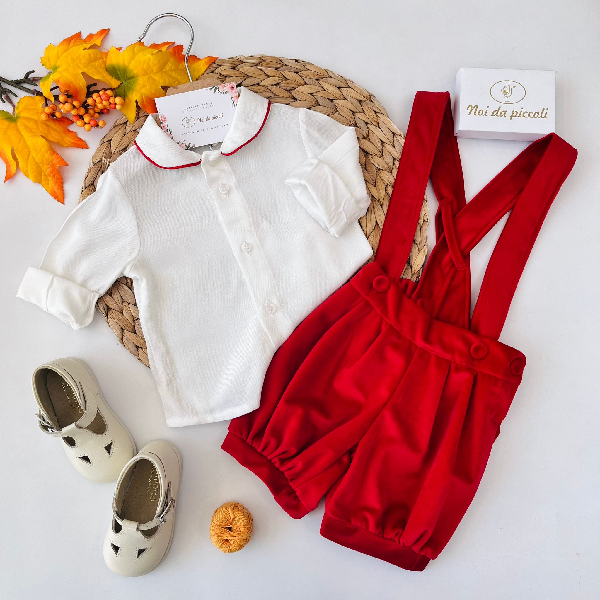 CAMICINA BIANCA CON SALOPETTE FRANCESE IN VELLUTO ROSSO - Noi da piccoli