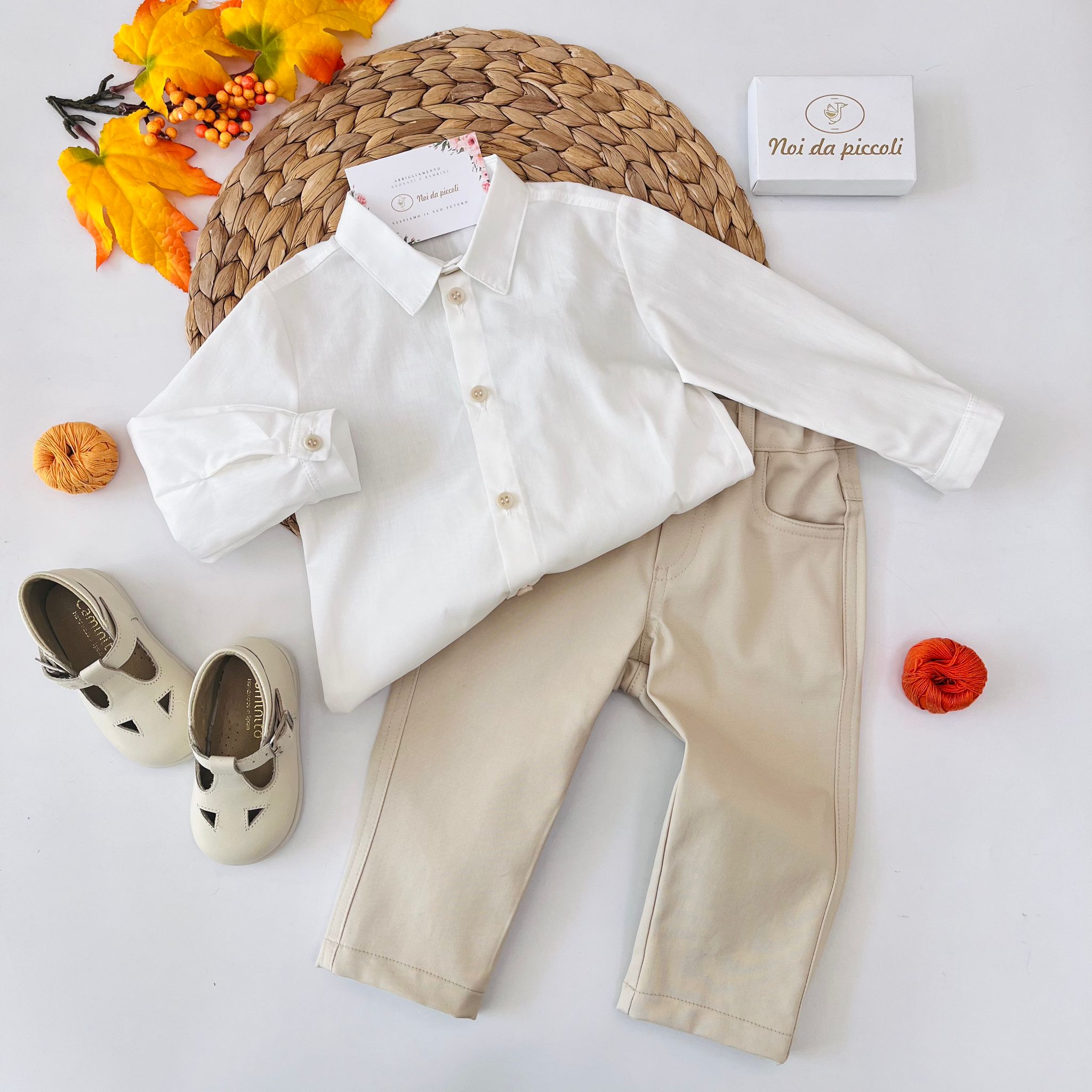 CAMICINA CON PANTALONE CLASSICO BEIGE E BIANCO - Noi da piccoli