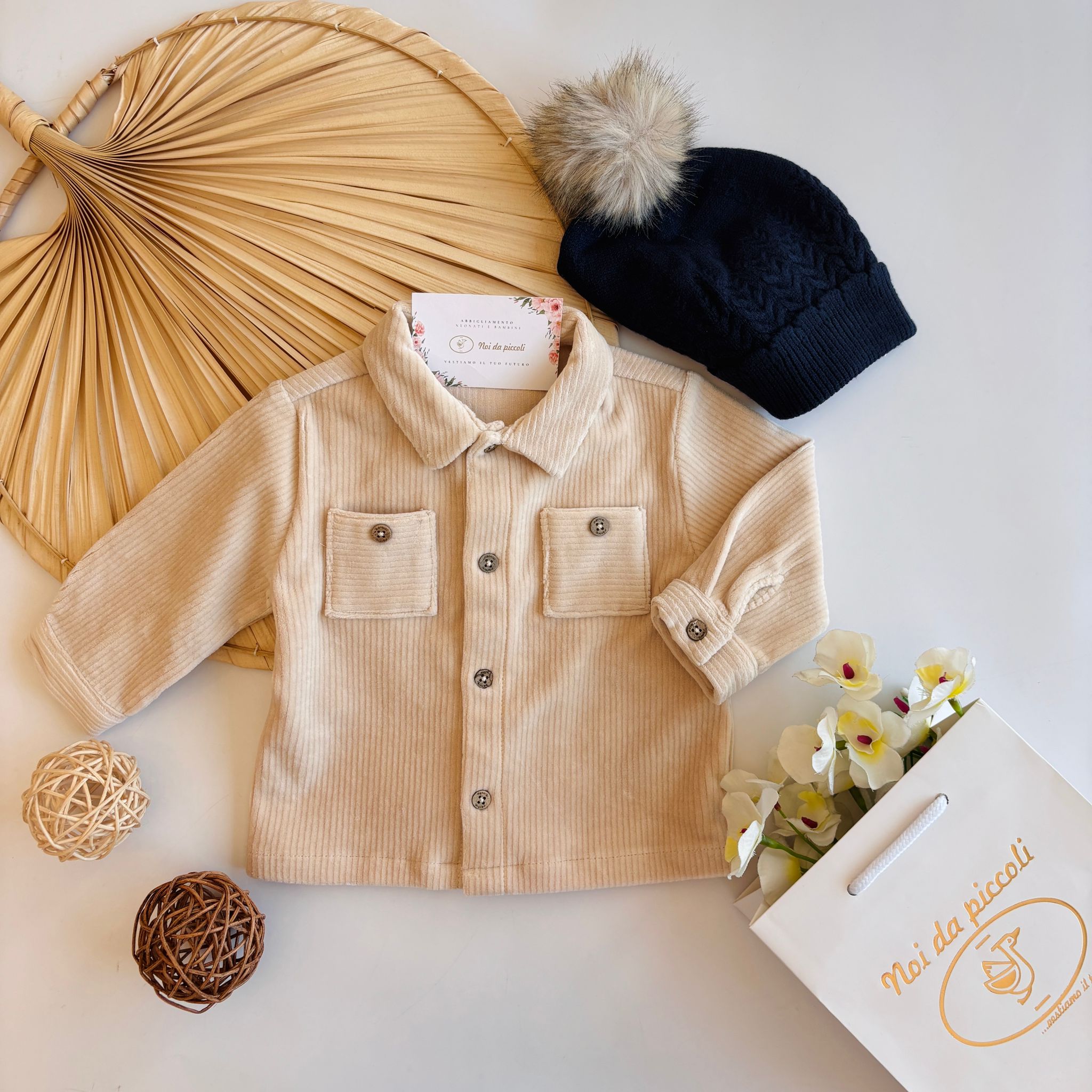 CAMICINA IN FILATO CALDO CON BOTTONCINI CAMMELLO - Noi da piccoli