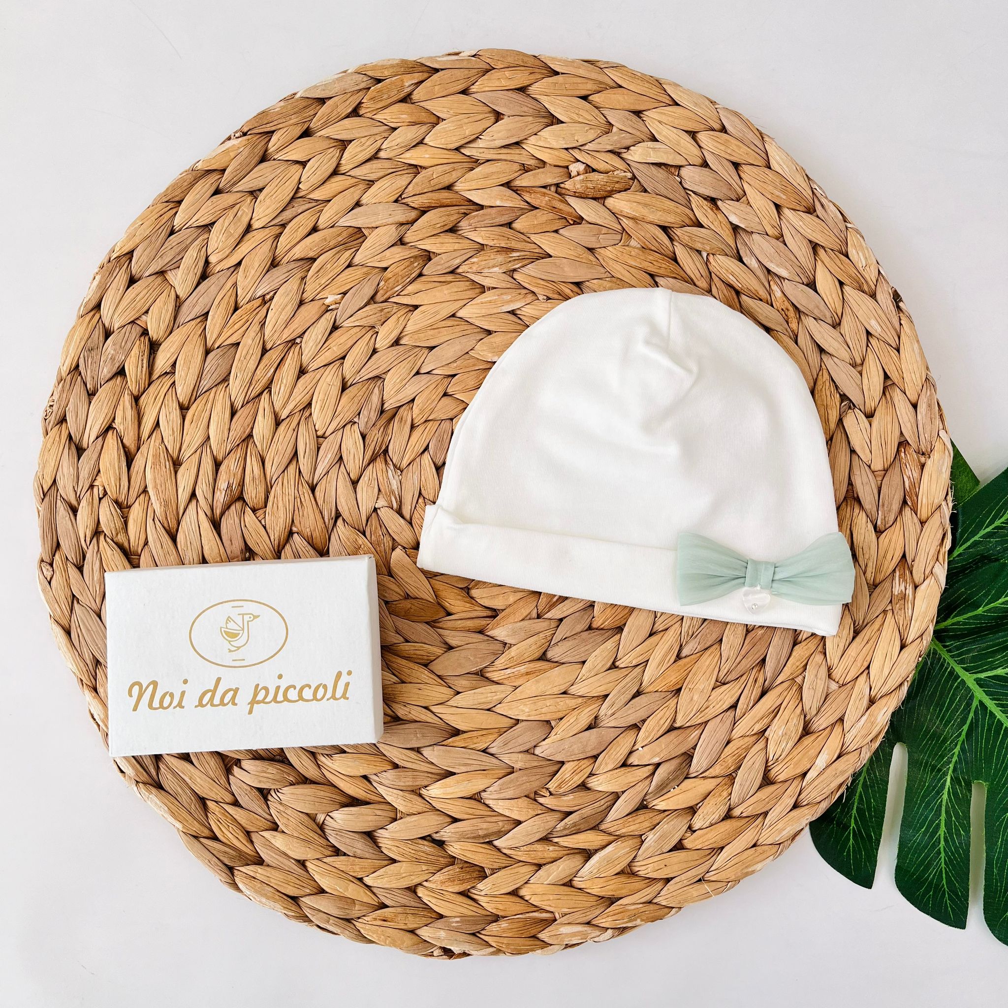 CAPPELLINO 100 % COTONE BIANCO FIOCCHETTO VERDE - Noi da piccoli