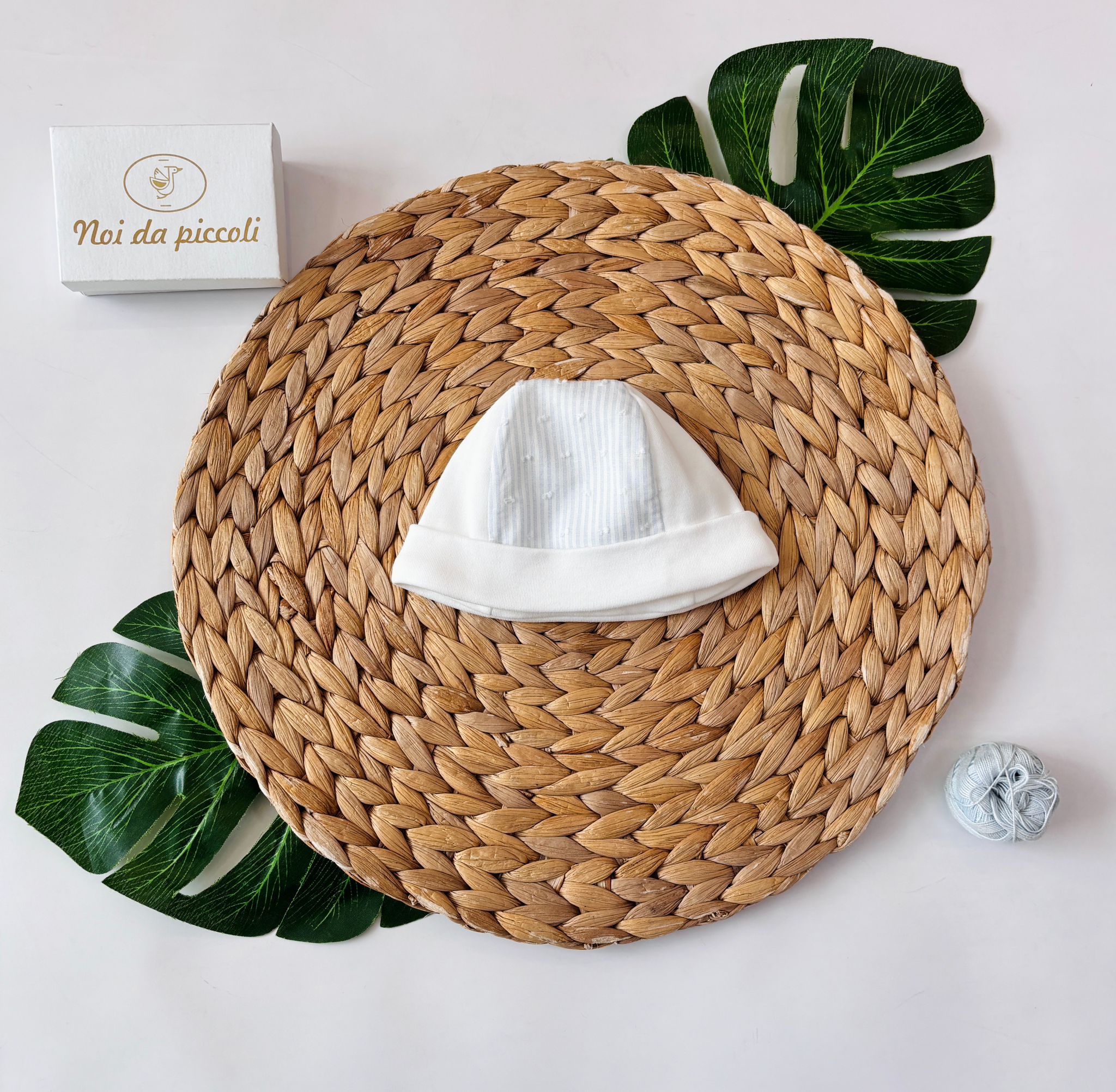 cappellino 100 % COTONE BIANCO RIGHE CIELO - Noi da piccoli