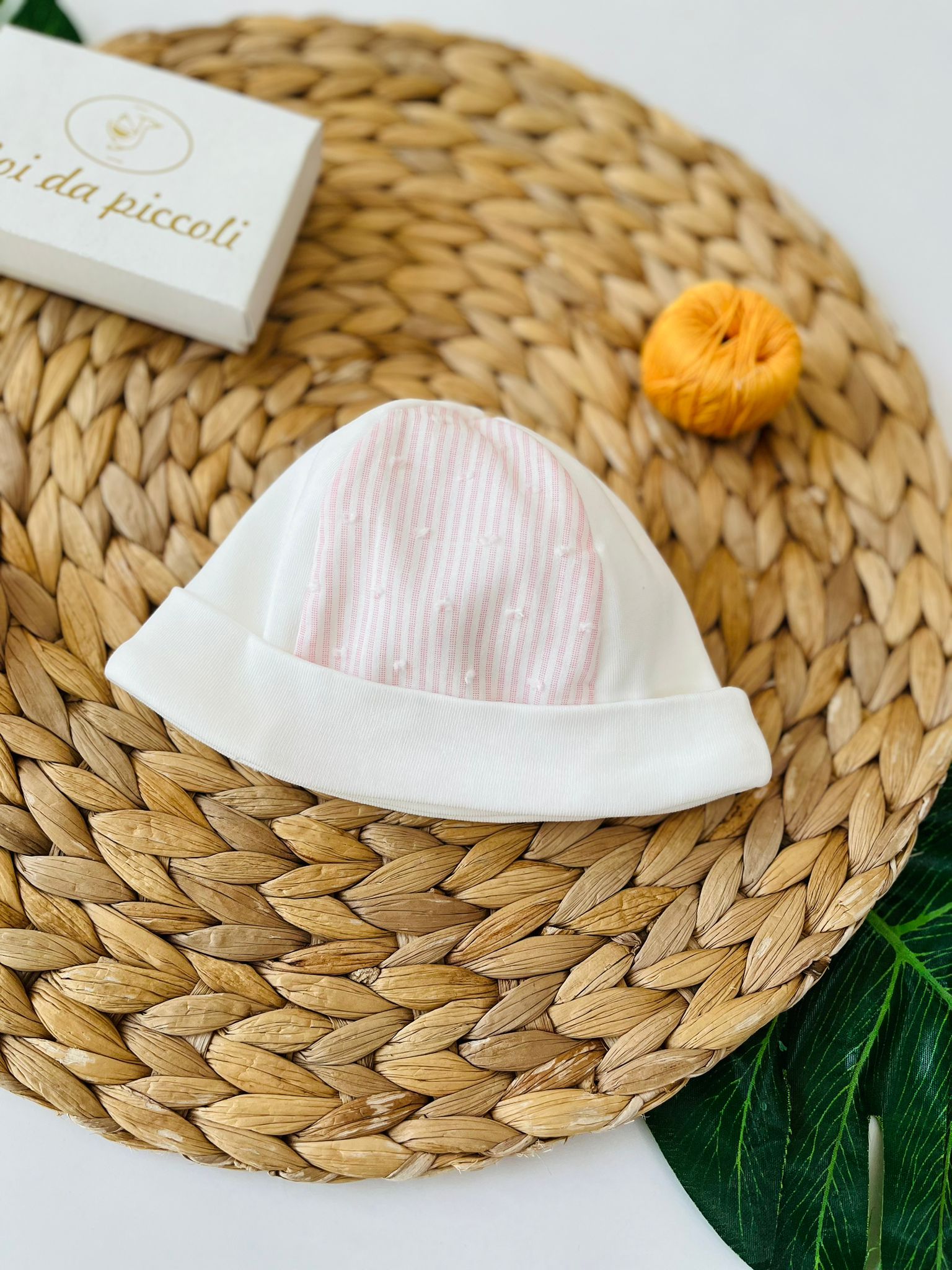 CAPPELLINO 100 % COTONE BIANCO RIGHE ROSA - Noi da piccoli