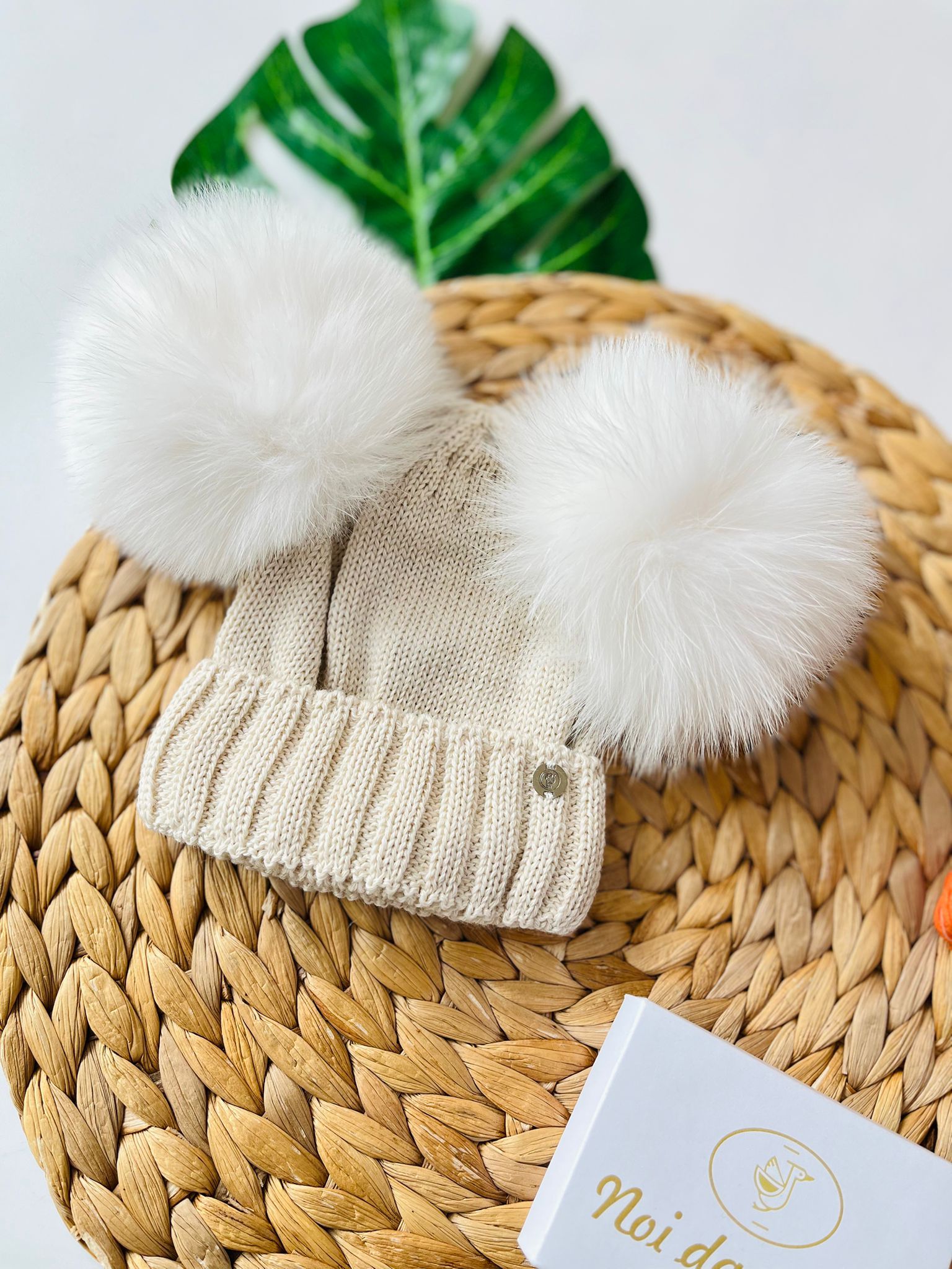 CAPPELLINO 2 PON POM IN VOLPE Lana BEIGE - Noi da piccoli