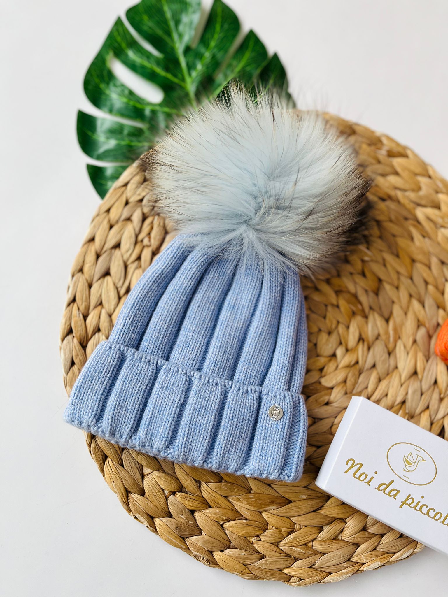 CAPPELLINO A COSTE 1 PON POM LANA E CASHMERE CIELO - Noi da piccoli
