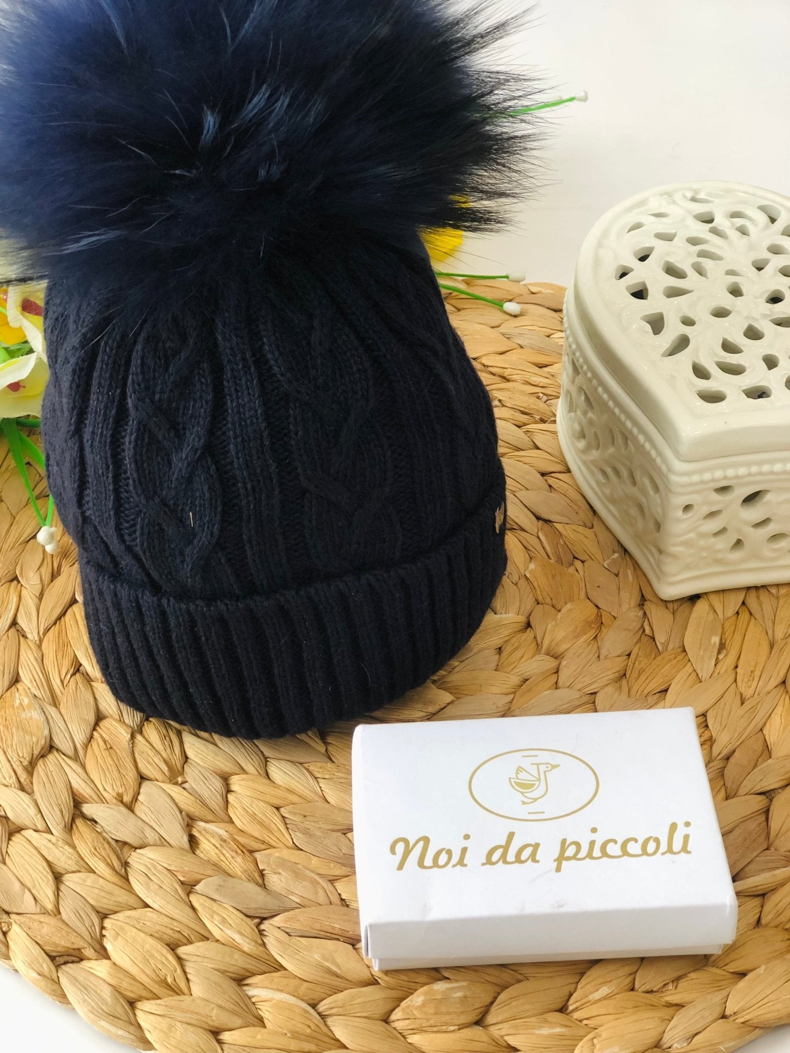 CAPPELLINO BLU CON PON POM IN VOLPE E CASHMERE - Noi da piccoli