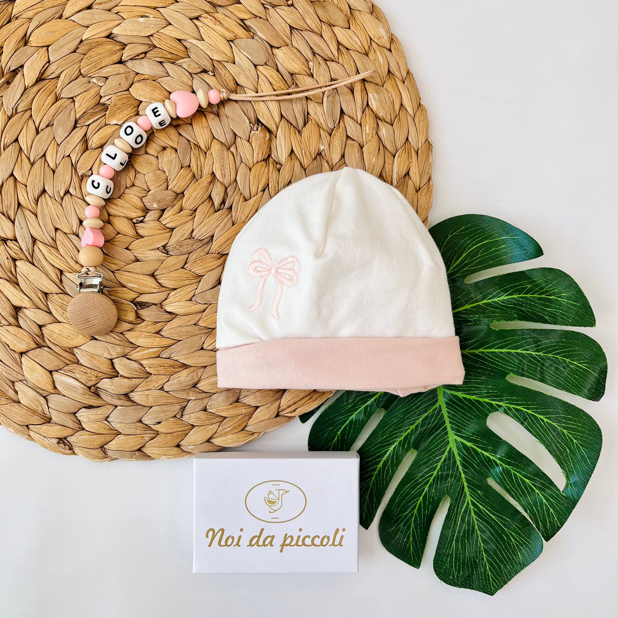 CAPPELLINO CON FIOCCHETTINI COTONE CALDO PANNA E ROSA - Noi da piccoli