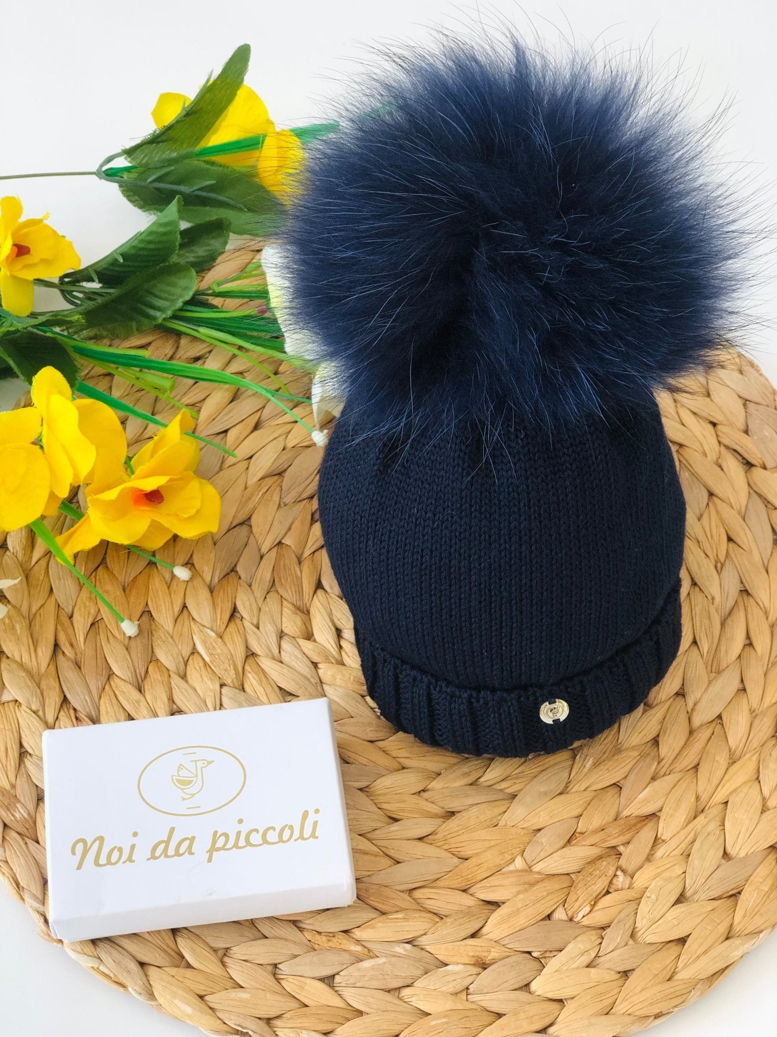 CAPPELLINO CON PON POM IN VOLPE BLU MOURMANSKI - Noi da piccoli