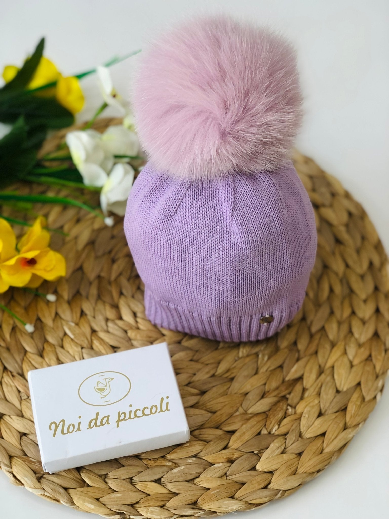 CAPPELLINO CON PON POM IN VOLPE LILLA - Noi da piccoli