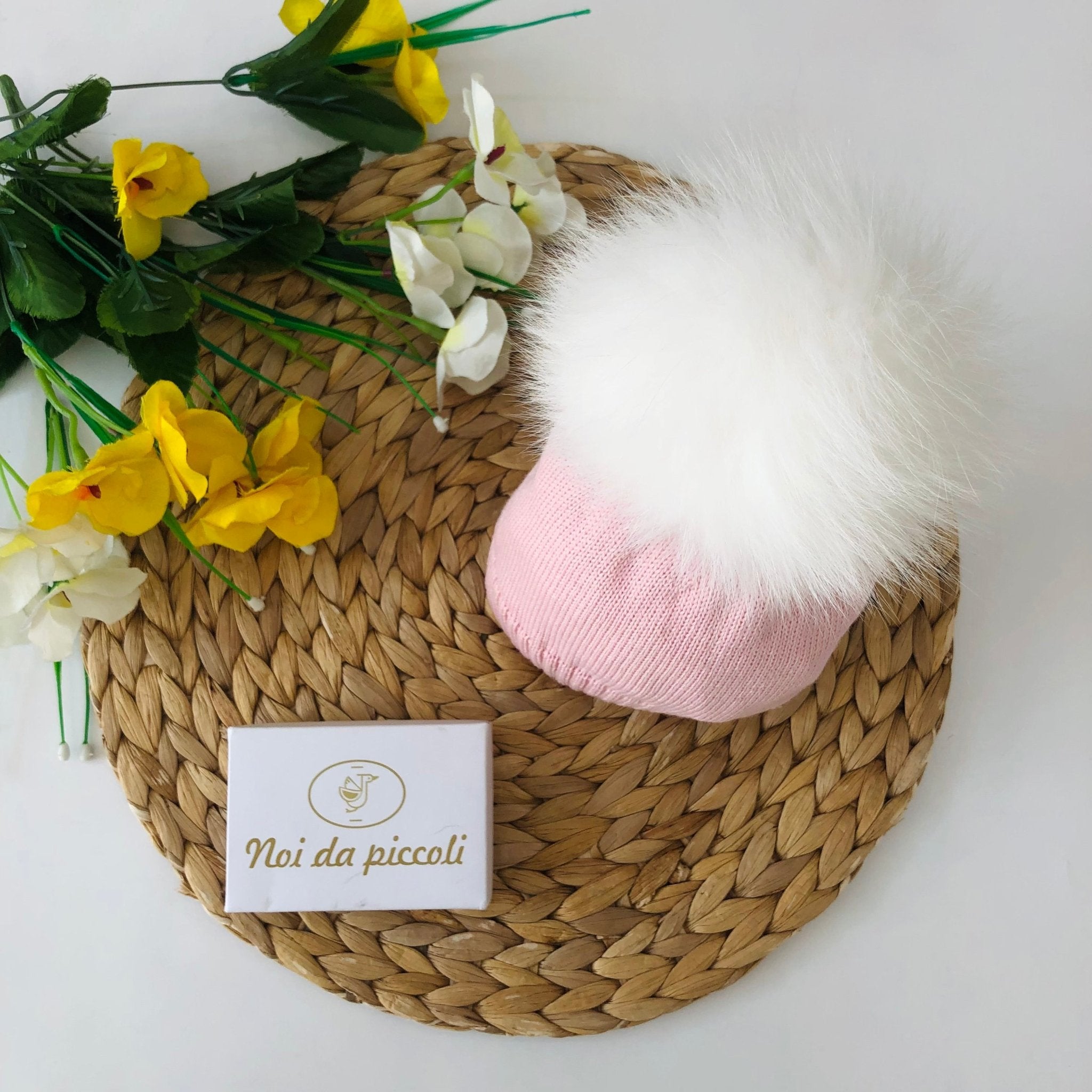 CAPPELLINO CON PON POM IN VOLPE ROSA BIANCO - Noi da piccoli