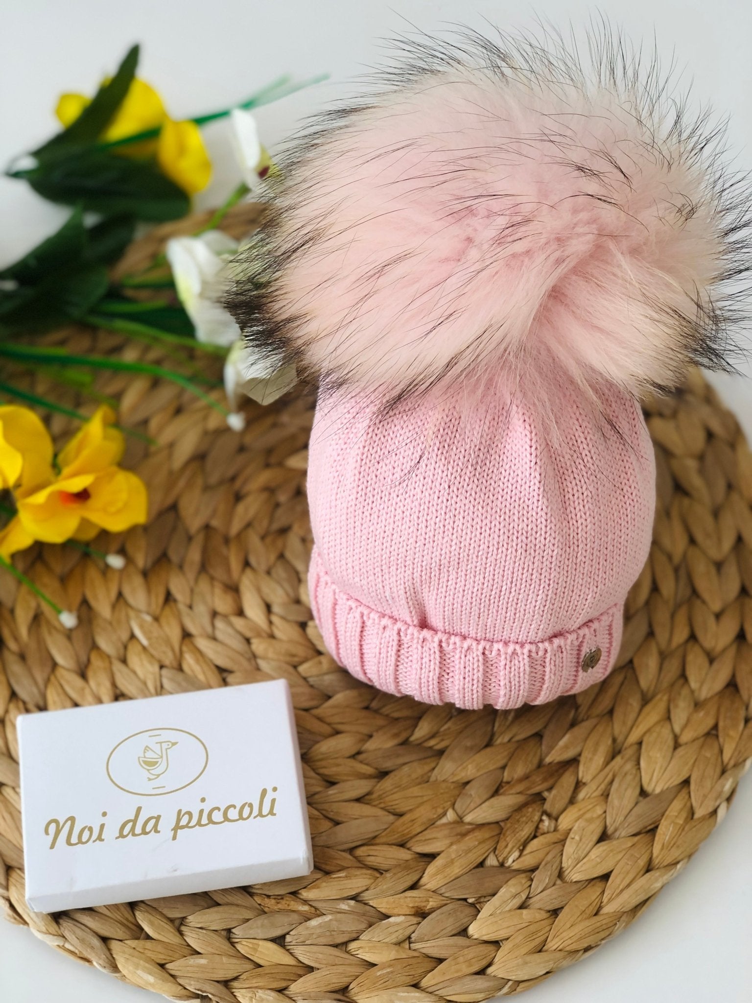 CAPPELLINO CON PON POM IN VOLPE ROSA CARICO MOURMANSKI - Noi da piccoli