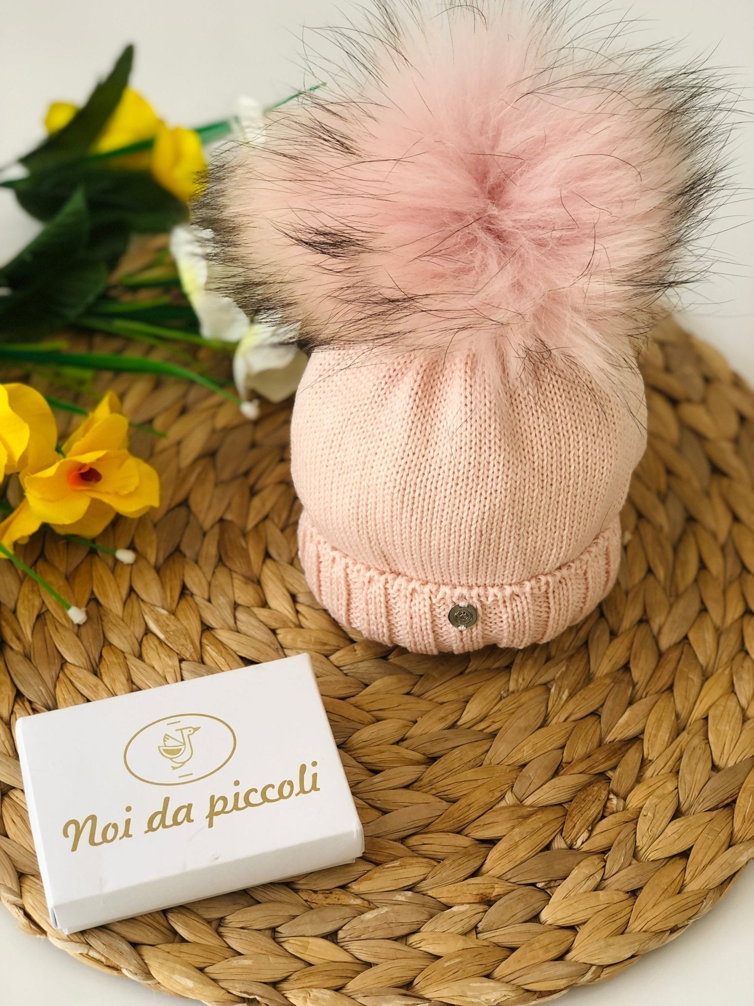 CAPPELLINO CON PON POM IN VOLPE ROSA MOURMANSKI - Noi da piccoli