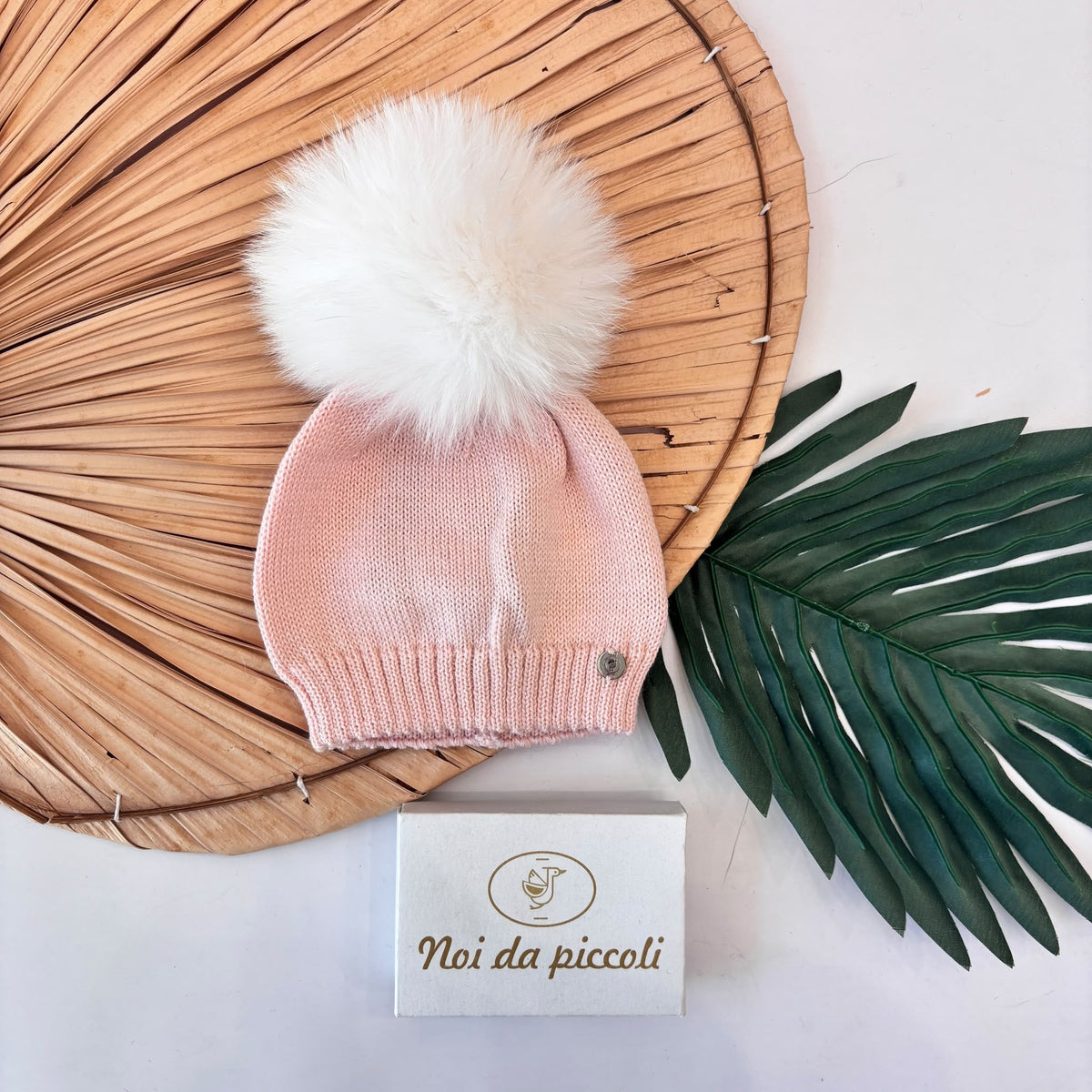 CAPPELLINO CUFFIETTA 1 PON POM VOLPE Lana ROSA - Noi da piccoli