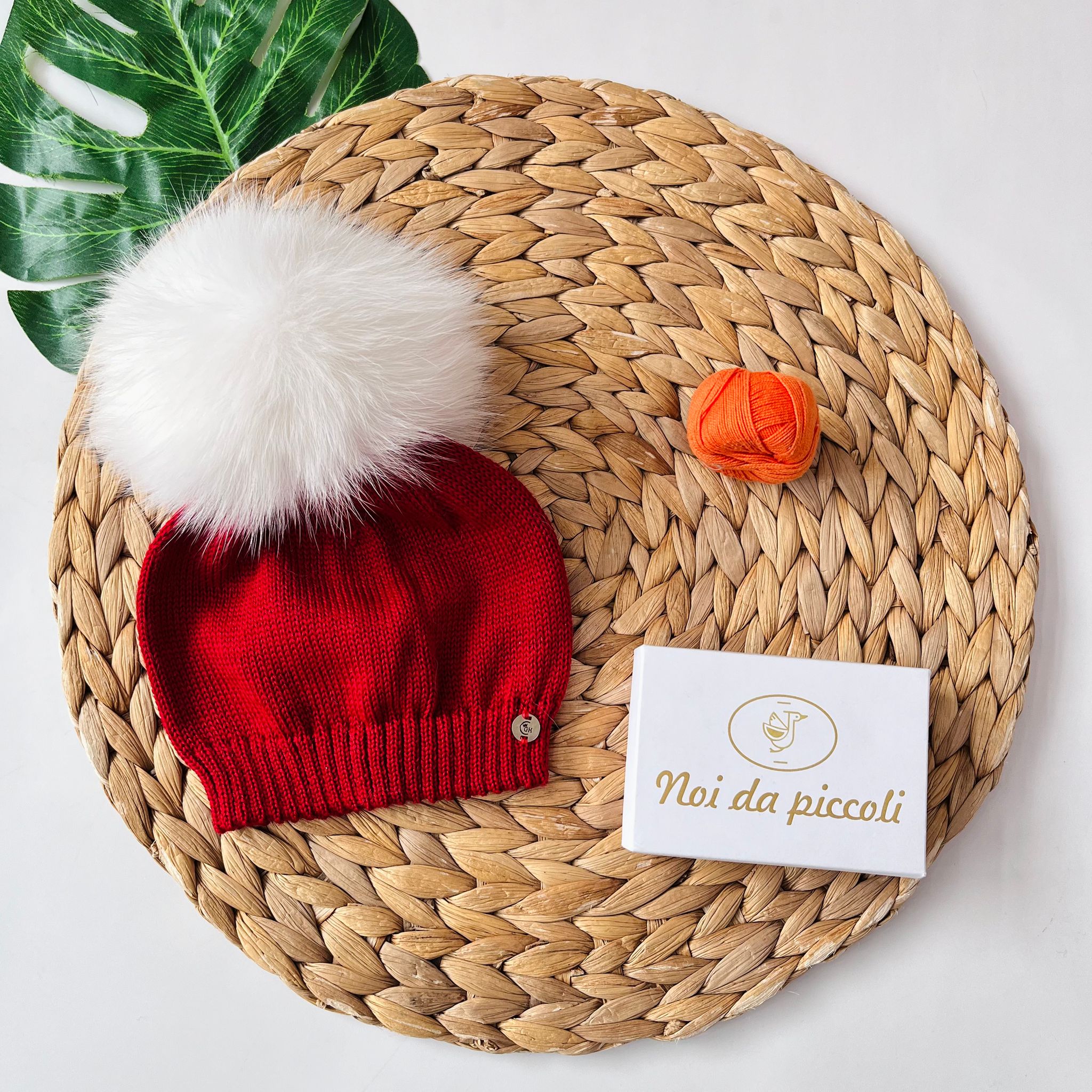 CAPPELLINO CUFFIETTA 1 PON POM VOLPE Lana ROSSO SCURO - Noi da piccoli