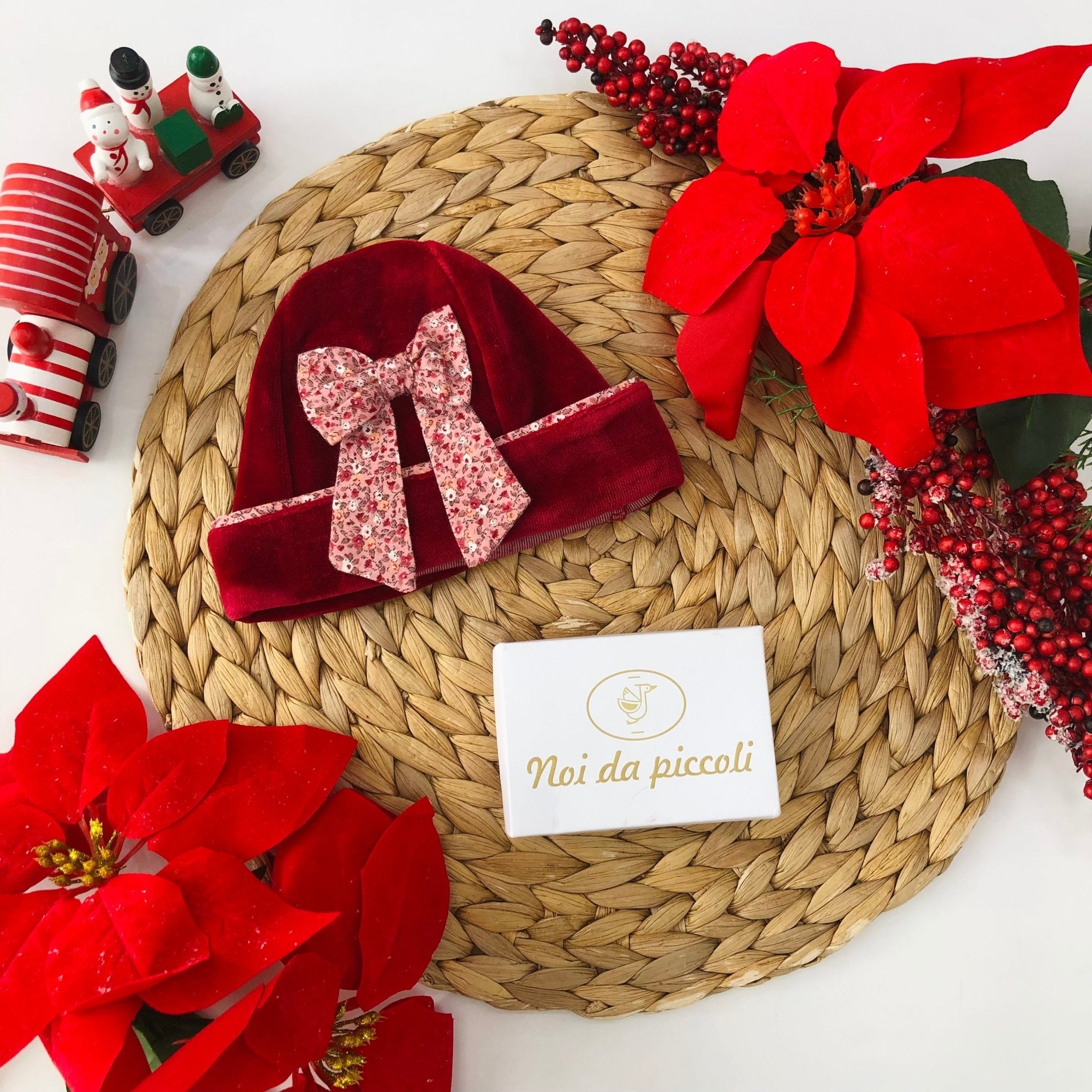 CAPPELLINO IN CINIGLIA BORDEAUX E FIORI - Noi da piccoli