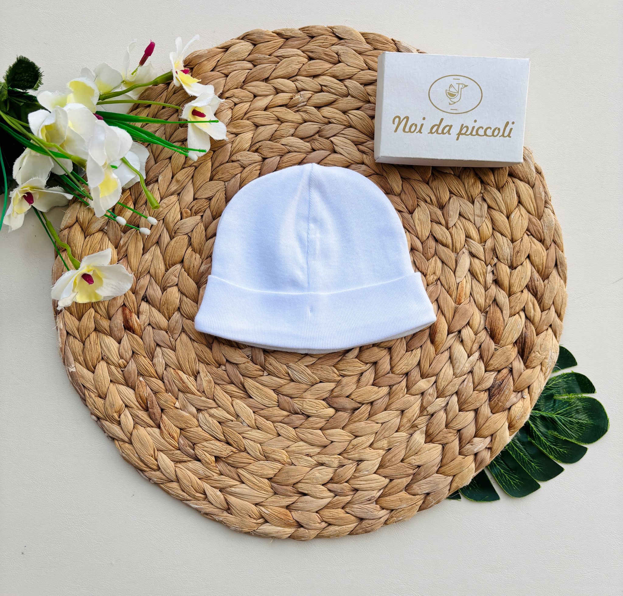 CAPPELLINO IN COTONE BIANCO - Noi da piccoli