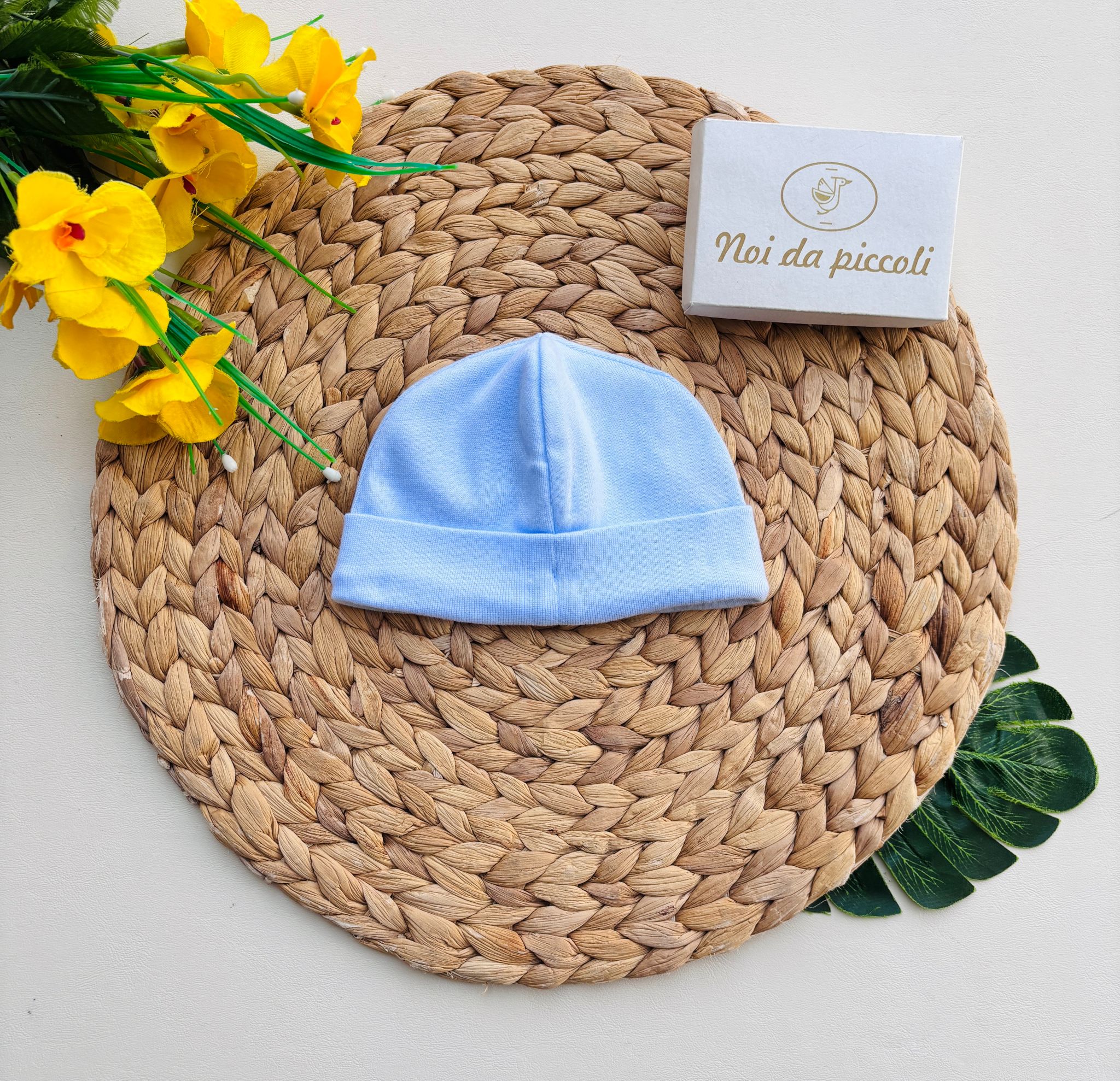 CAPPELLINO IN COTONE CELESTE - Noi da piccoli