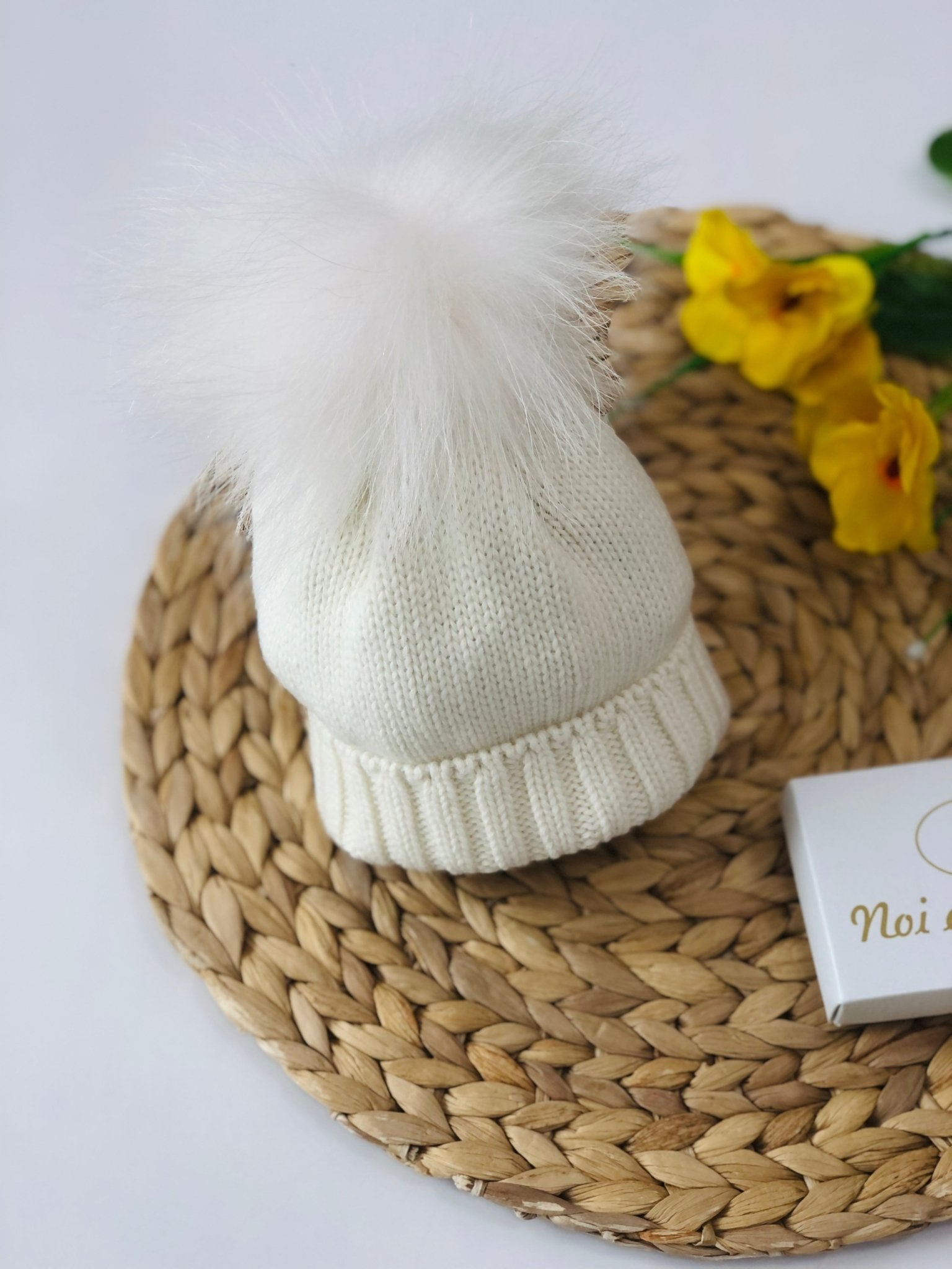 CAPPELLINO LANA E CASHEMIRE PON POM VOLPE LATTE - Noi da piccoli
