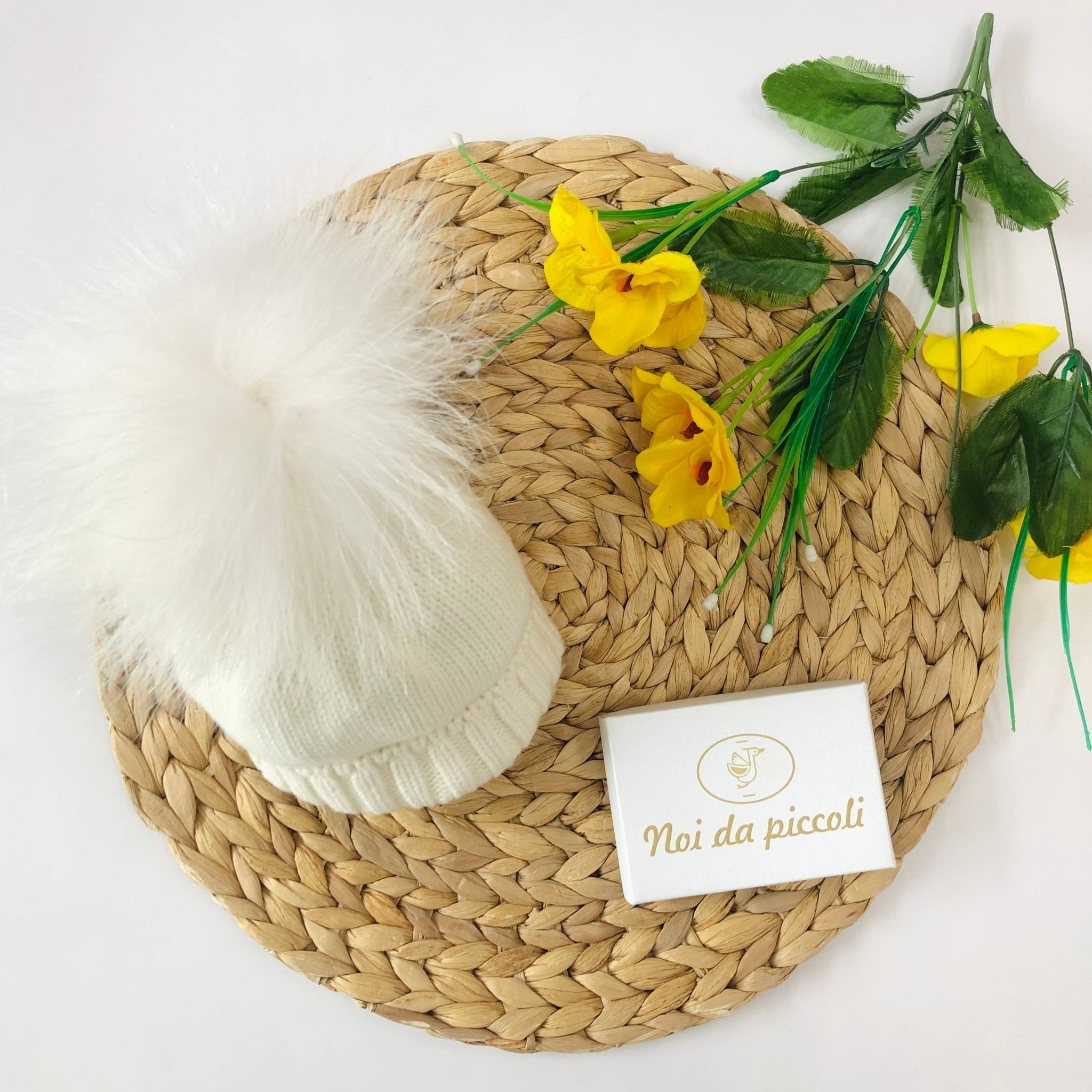 CAPPELLINO LANA E CASHEMIRE PON POM VOLPE LATTE - Noi da piccoli