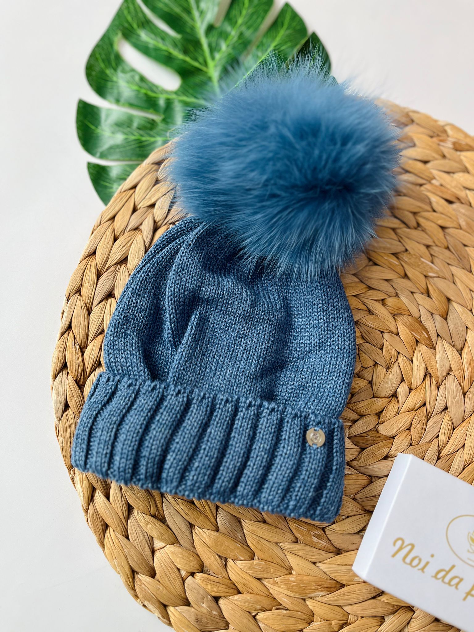 CAPPELLINO RISVOLTO 1 PON POM VOLPE Lana JEANS - Noi da piccoli