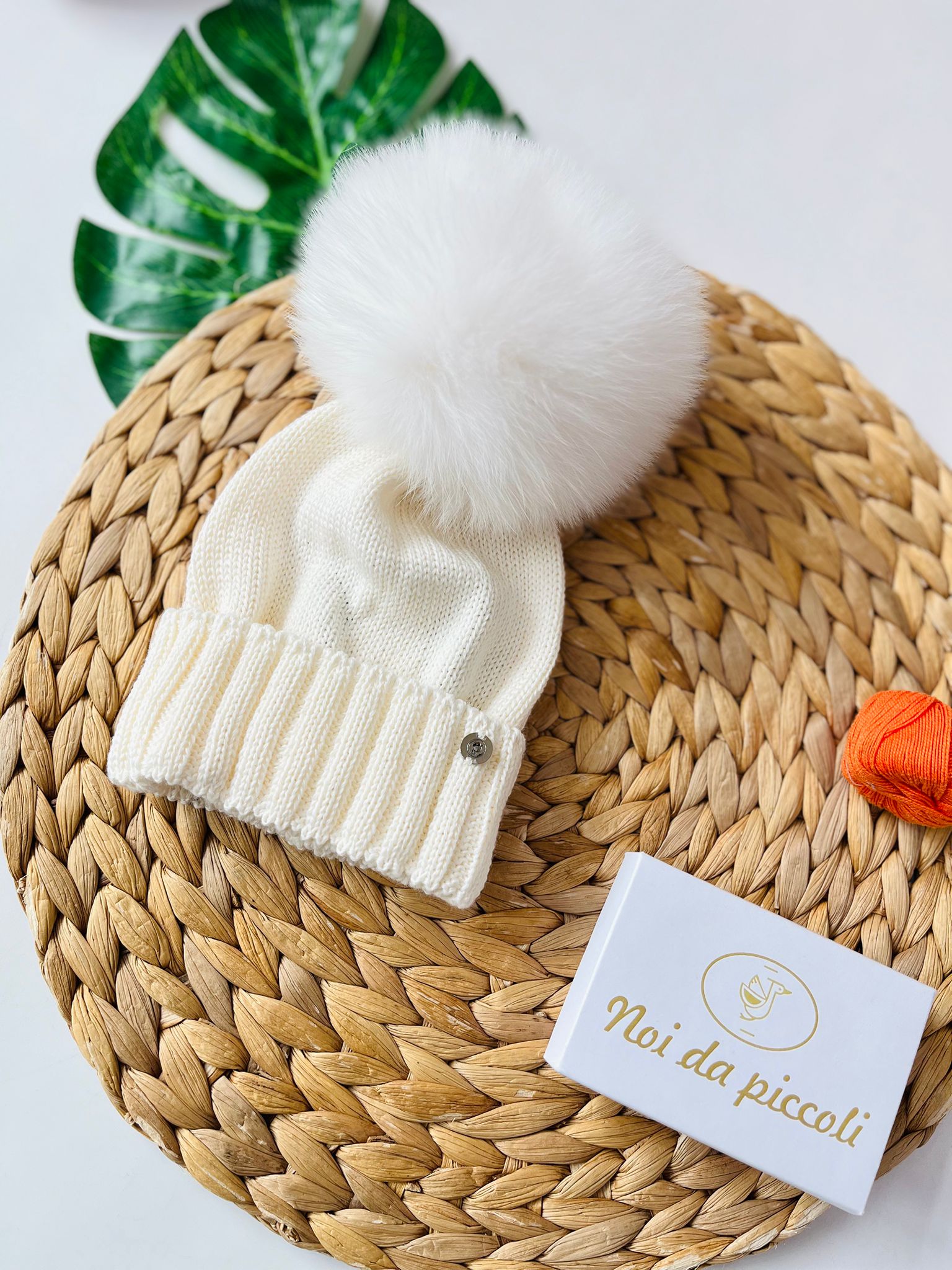 CAPPELLINO RISVOLTO 1 PON POM VOLPE Lana PANNA - Noi da piccoli