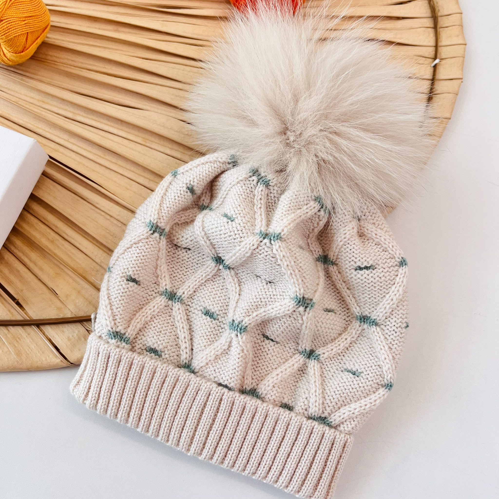 CAPPELLO 100% LANA BEIGE E VERDE - Noi da piccoli