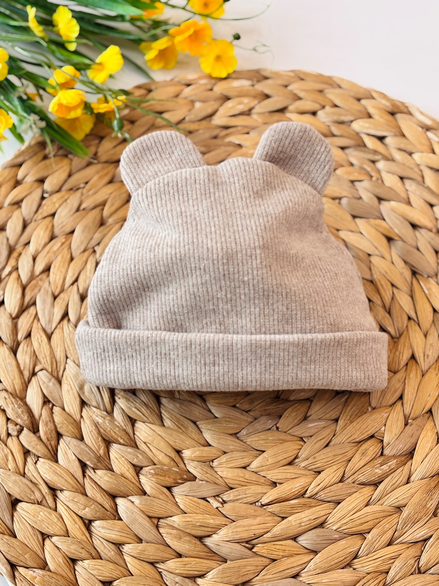 CAPPELLO BEIGE CON ORECCHIETTE - Noi da piccoli