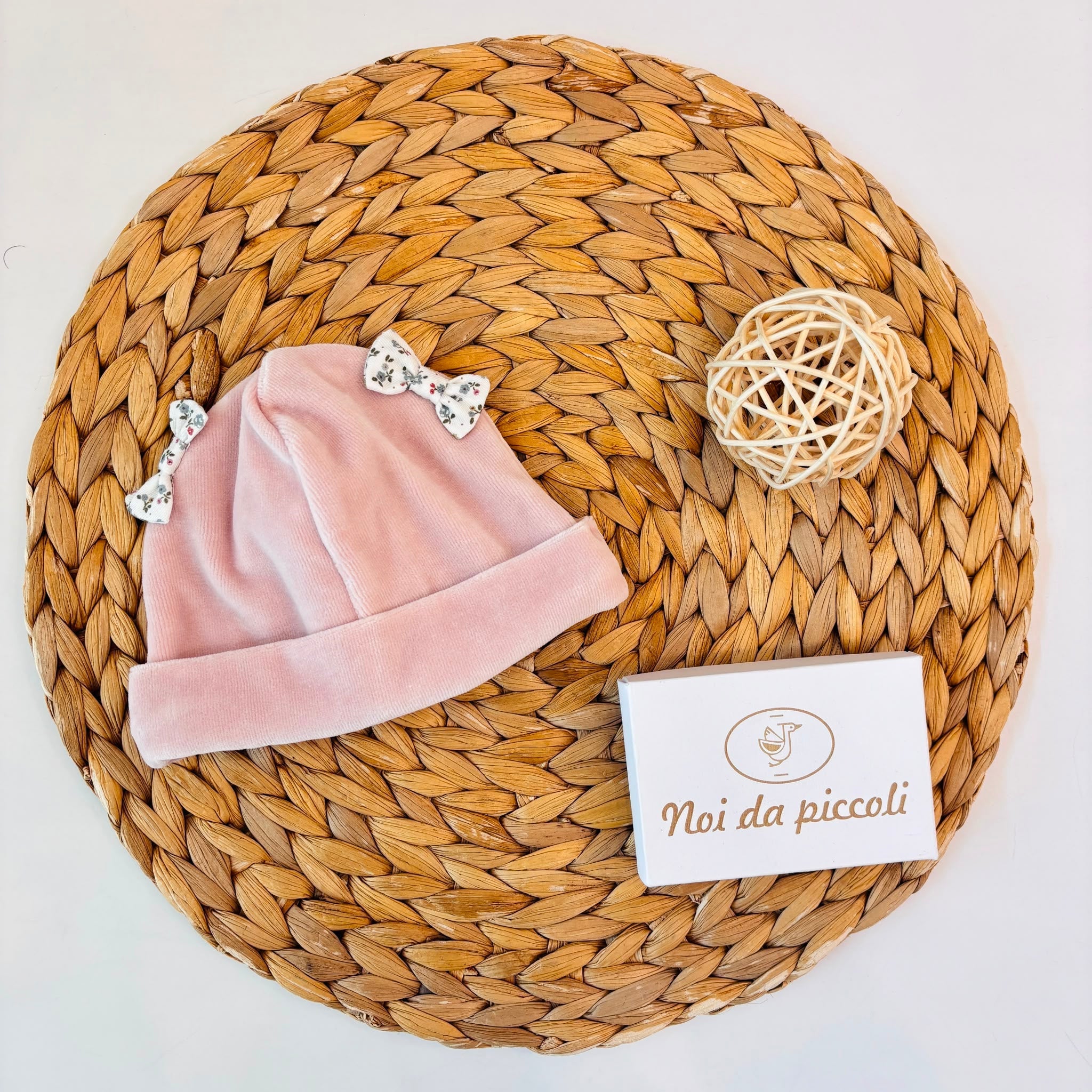 CAPPELLO IN CINIGLIA CON 2 FIOCCHETTI ROSA - Noi da piccoli