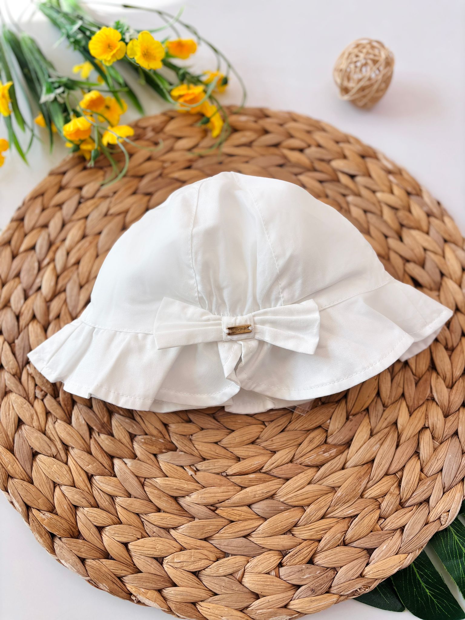 CAPPELLO IN COTONE CON FIOCCO BIANCO - Noi da piccoli
