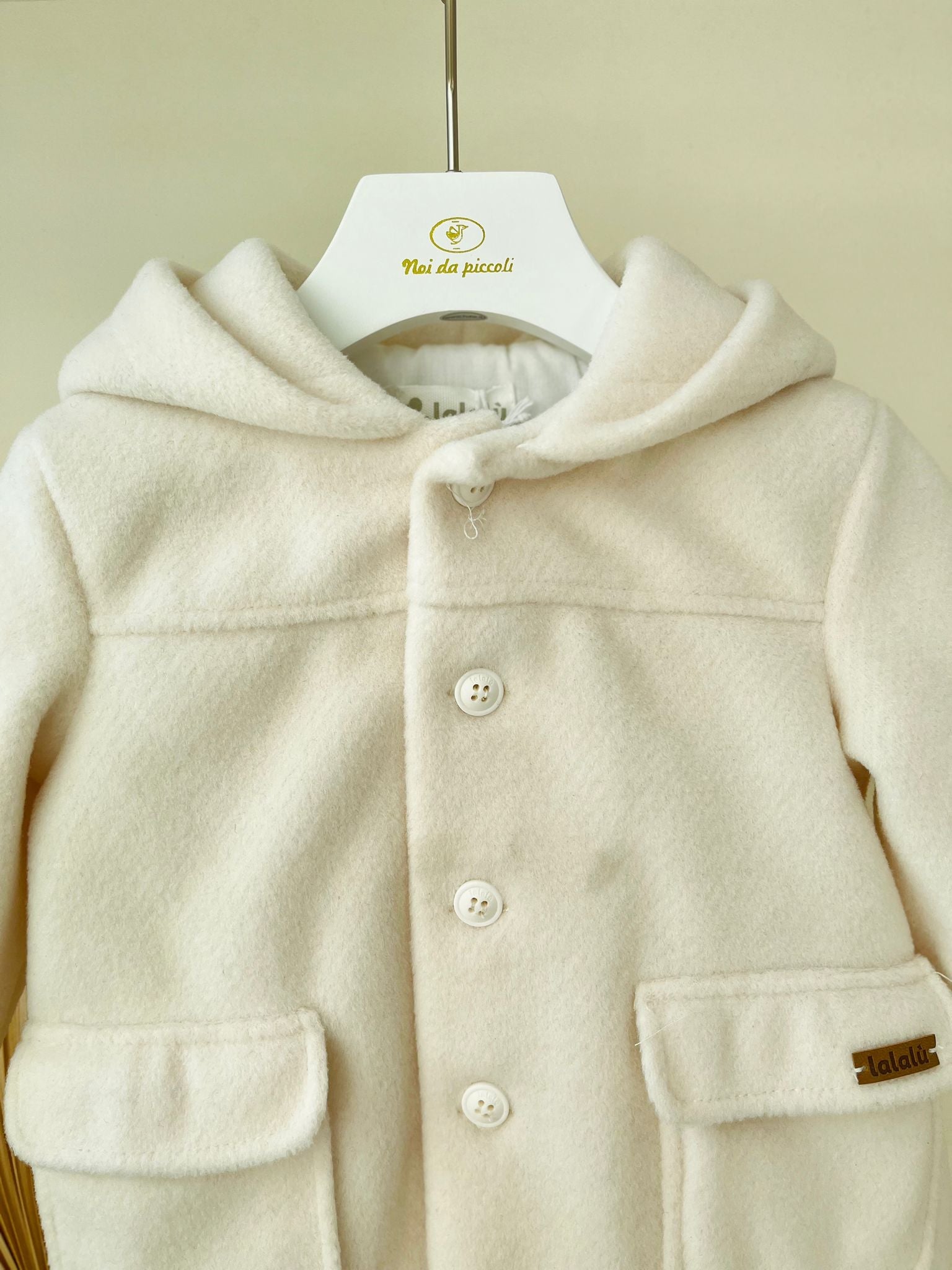 CAPPOTTINO CON CAPPUCCIO IN PANNO CREMA - Noi da piccoli