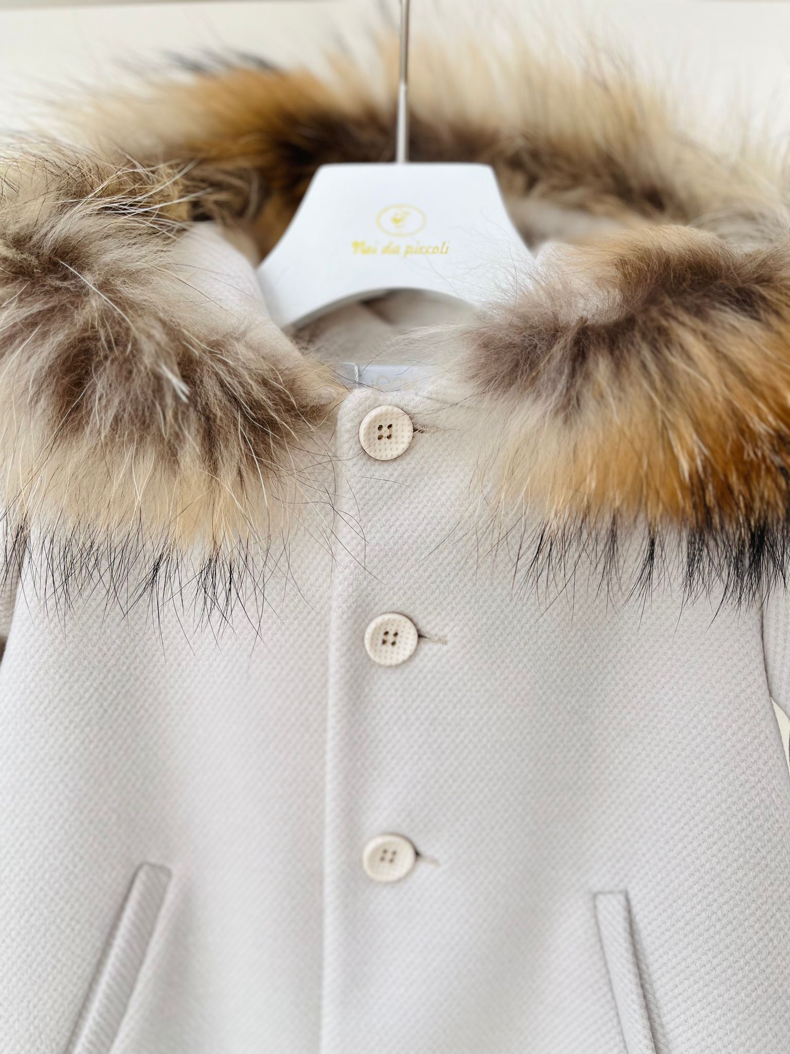 CAPPOTTO IN PANNO CON CAPPUCCIO IN PELLICCIA BEIGE - Noi da piccoli