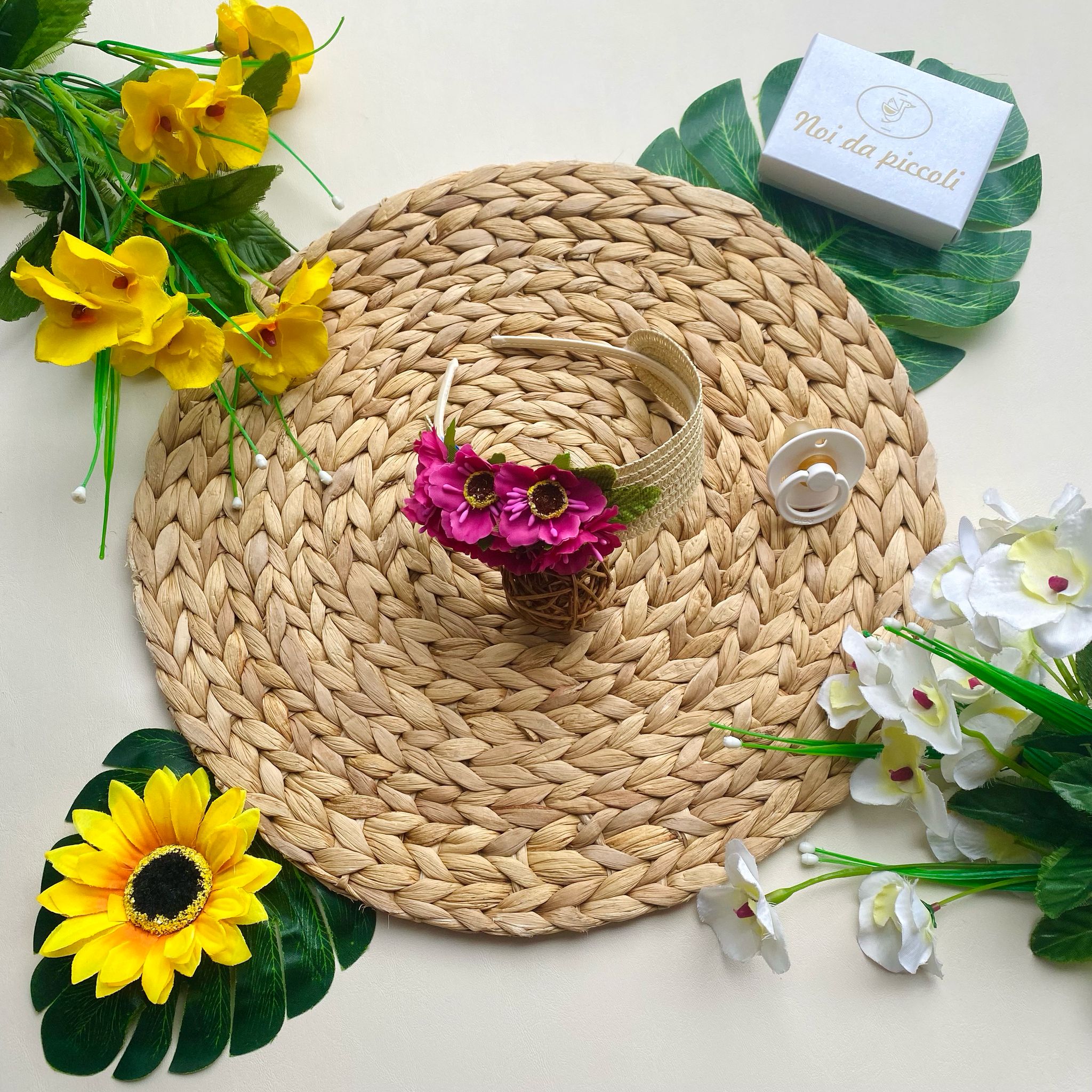 CERCHIETTO BEIGE CON FIORELLINI ORCHIDEA - Noi da piccoli