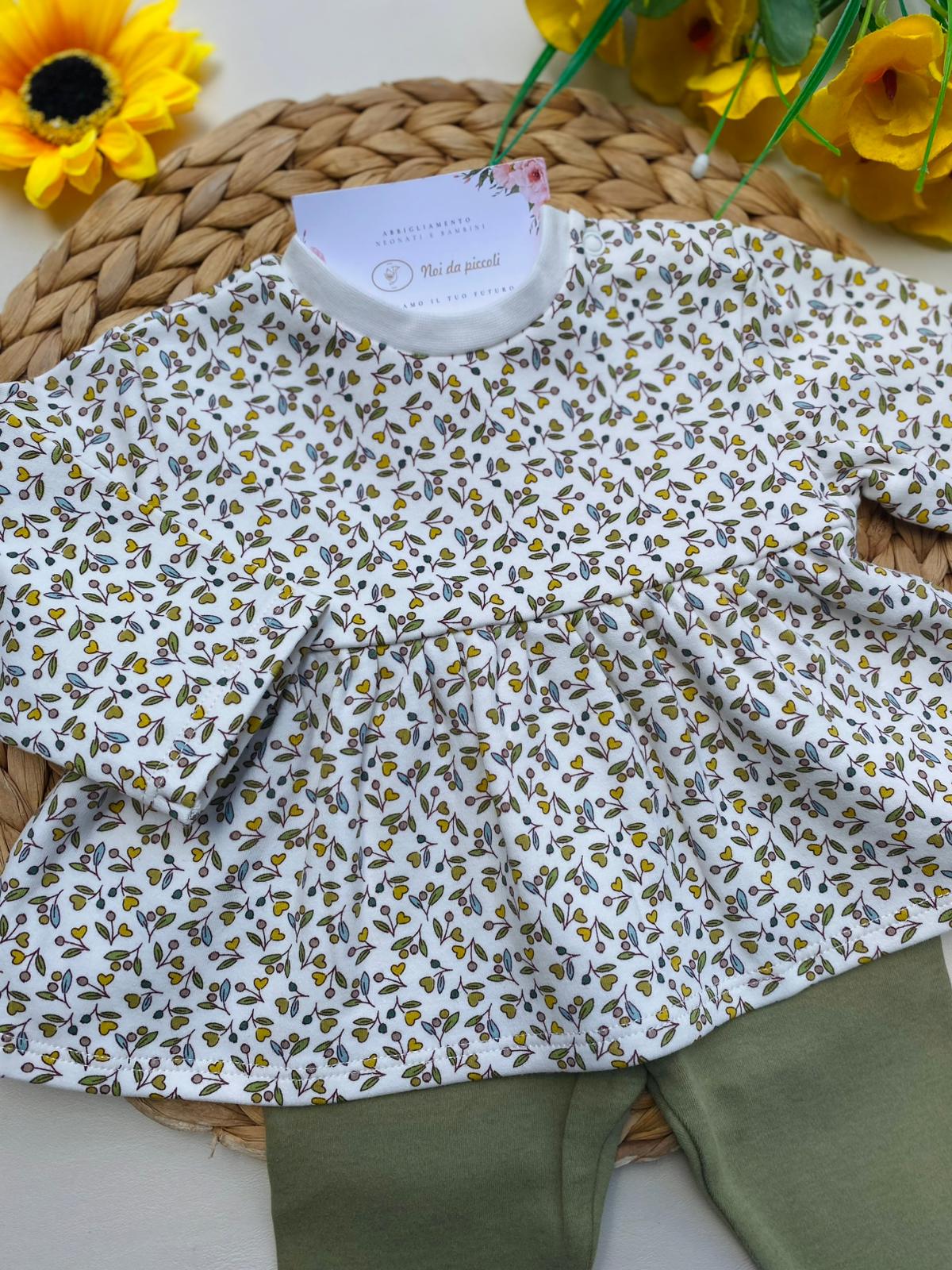 COMPLETO 2 PZ CON CUORICINI E FOGLIOLINE FILATO CALDO BIANCO VERDE - Noi da piccoli