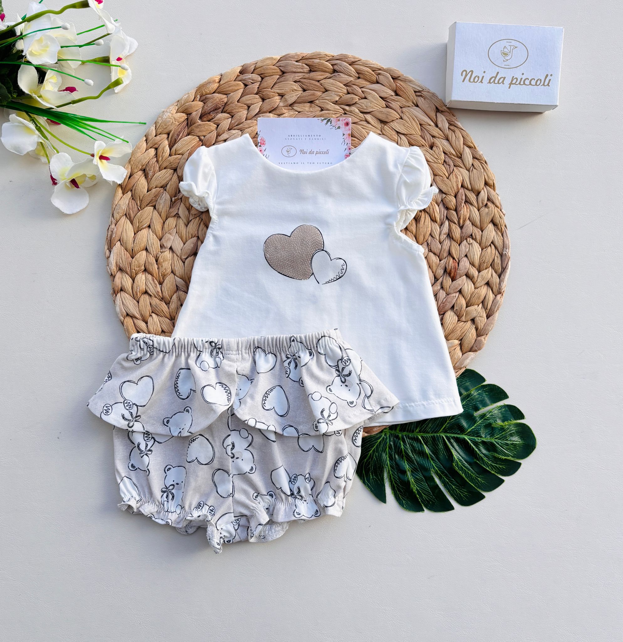 COMPLETO 2 PZ CON ORSETTI E CUORICINI COTONE BEIGE - Noi da piccoli