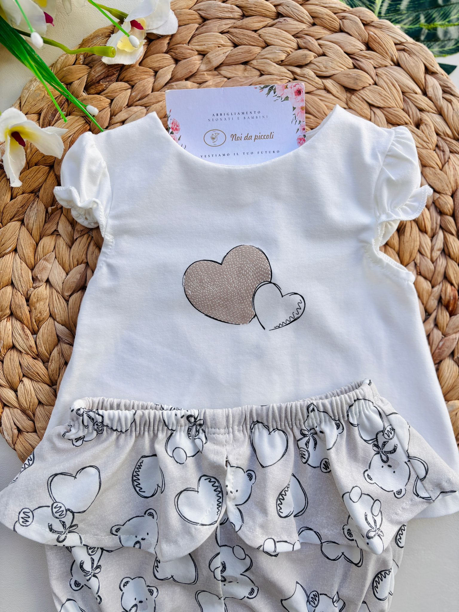 COMPLETO 2 PZ CON ORSETTI E CUORICINI COTONE BEIGE - Noi da piccoli