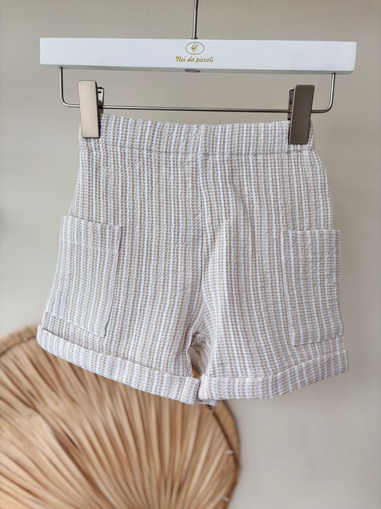 COMPLETO 2 PZ CORTO IN COTONE A RIGHE BIANCO BEIGE - Noi da piccoli