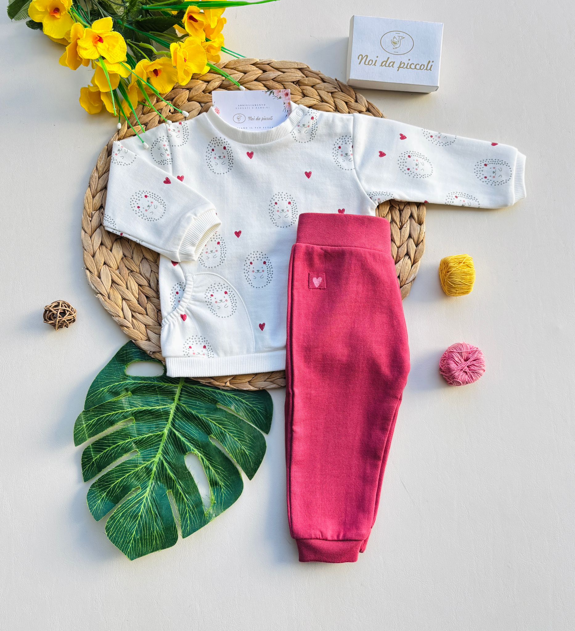 COMPLETO 2 PZ IN CALDO COTONE BIANCO E FRAGOLA - Noi da piccoli