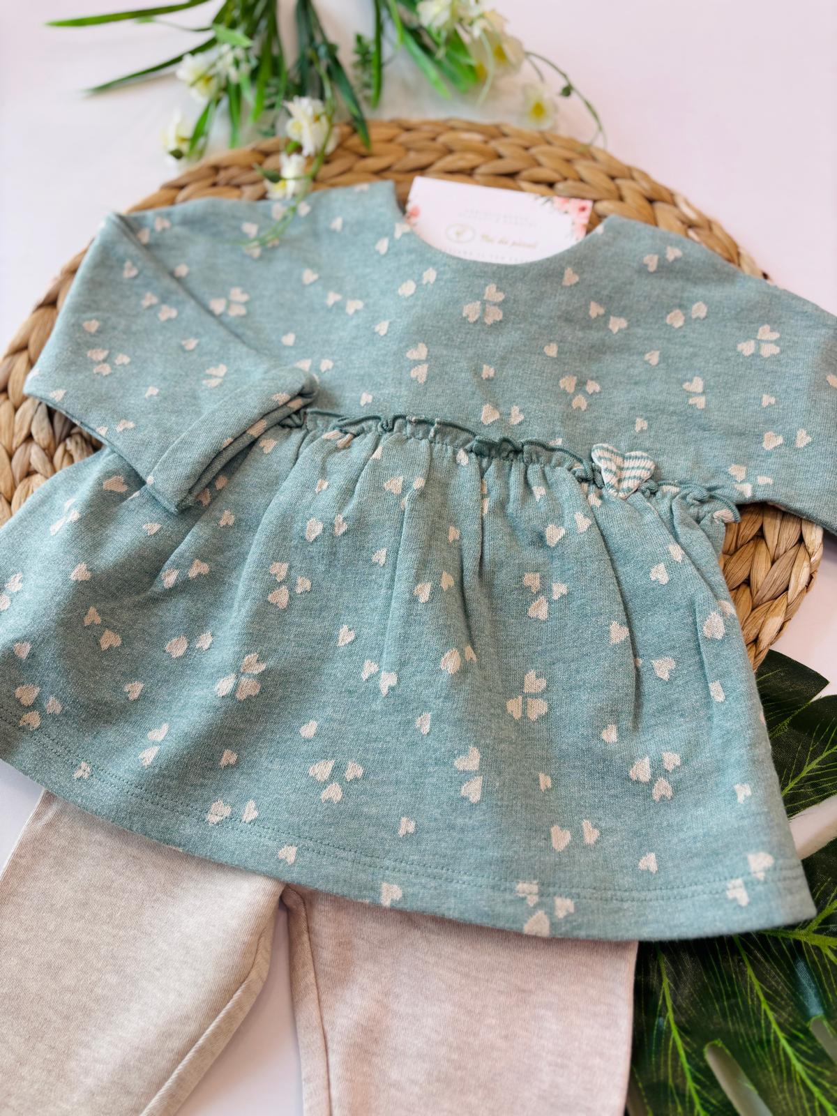 COMPLETO 2 PZ IN CALDO COTONE CON CUORICINI BEIGE VERDE - Noi da piccoli