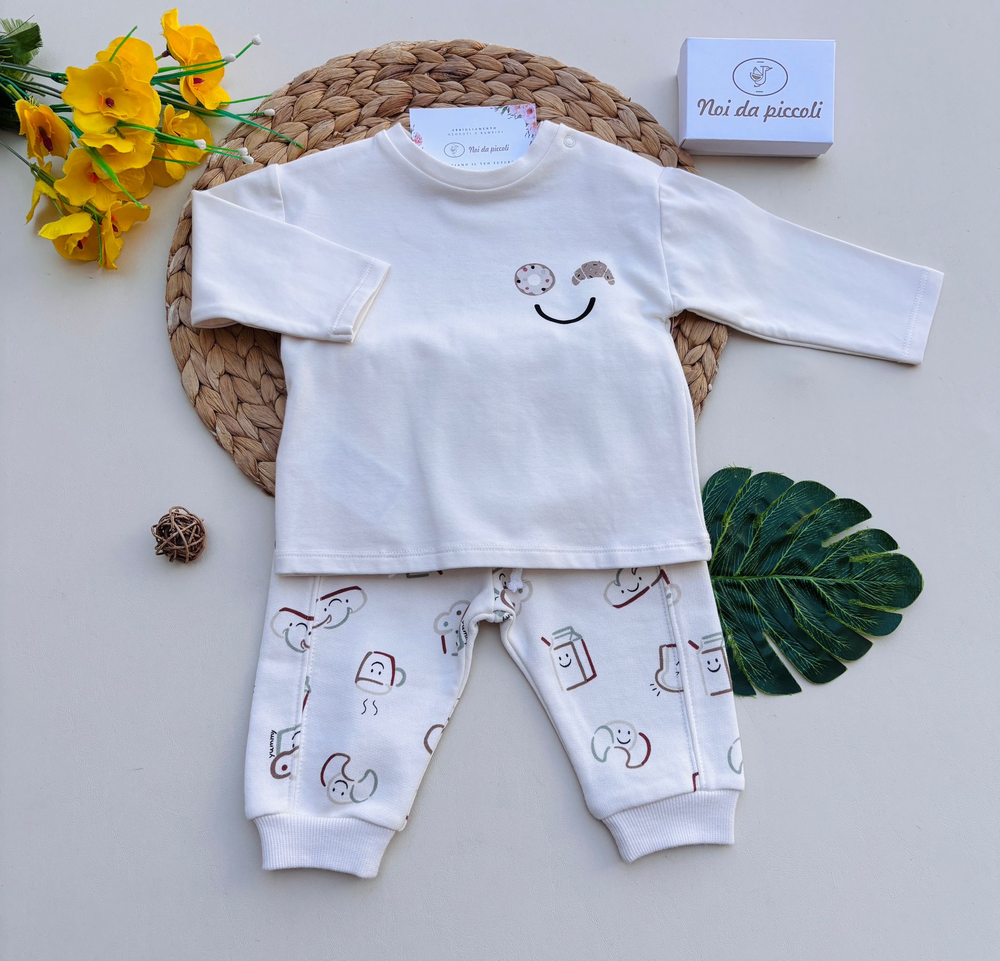 COMPLETO 2 PZ IN CALDO COTONE CON DISEGNINI CREMA - Noi da piccoli