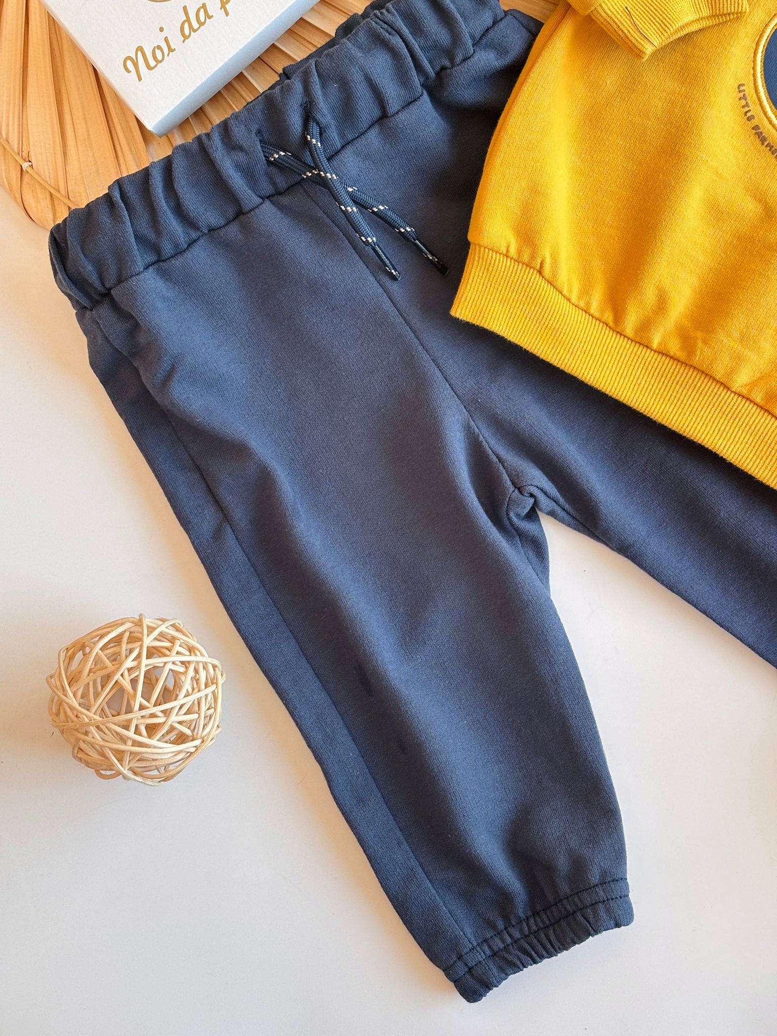 COMPLETO 2 PZ IN CALDO COTONE CON MACCHININE MOSTAZA - Noi da piccoli