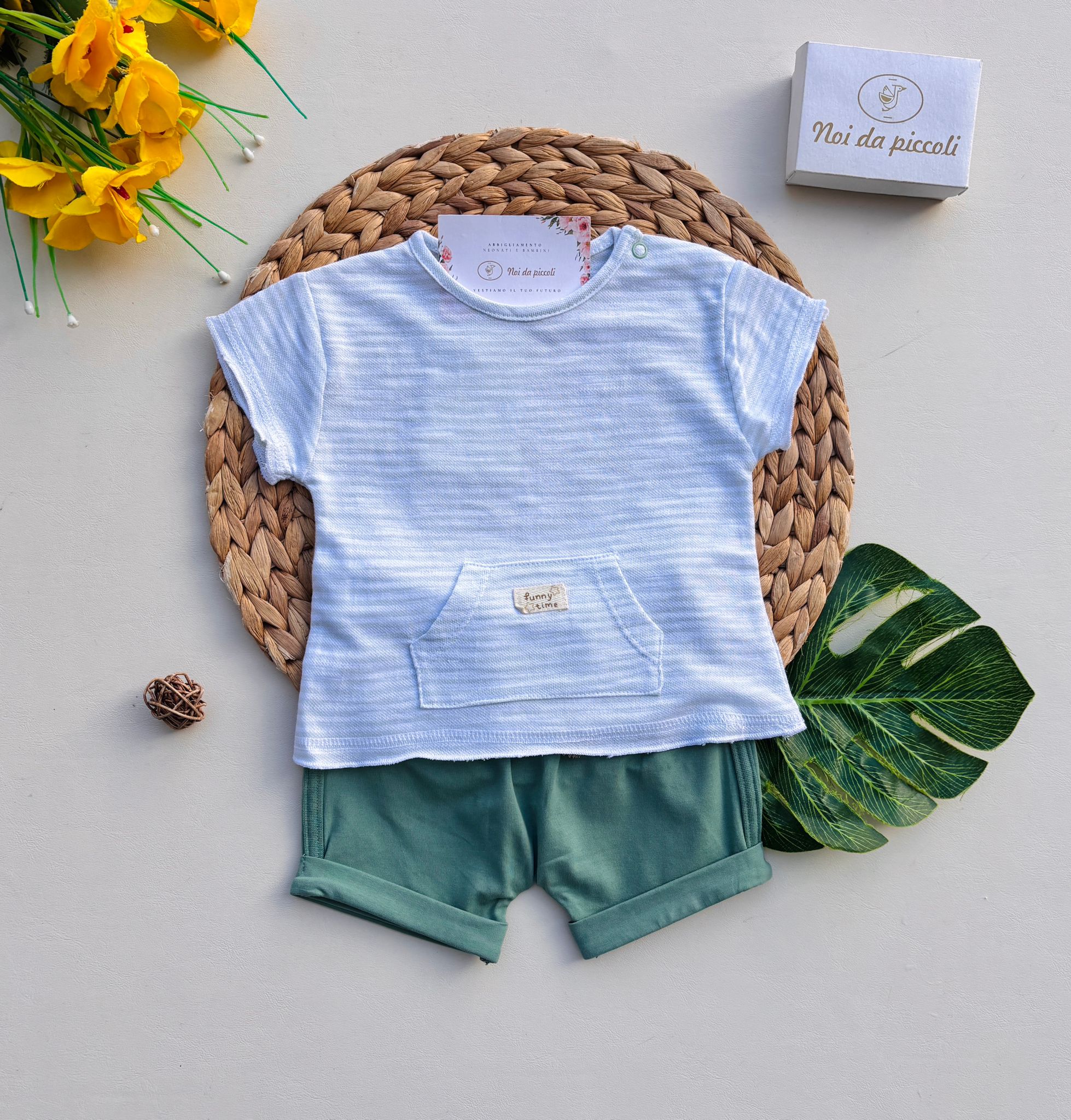 COMPLETO 2 PZ IN COTONE RIGATO BIANCO VERDE - Noi da piccoli